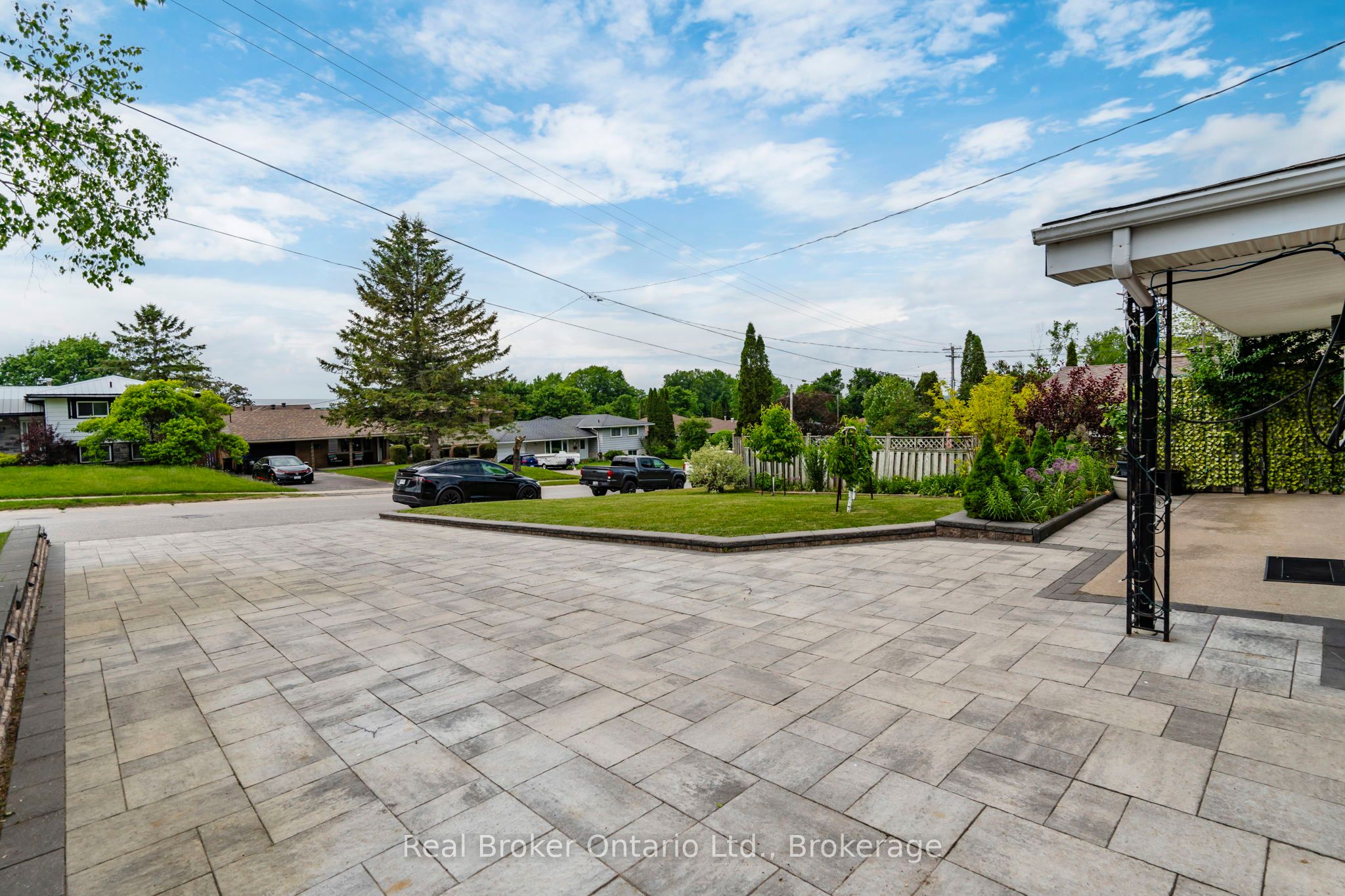 647 Manly Street, Midland, ON L4R 3G7 photo 2