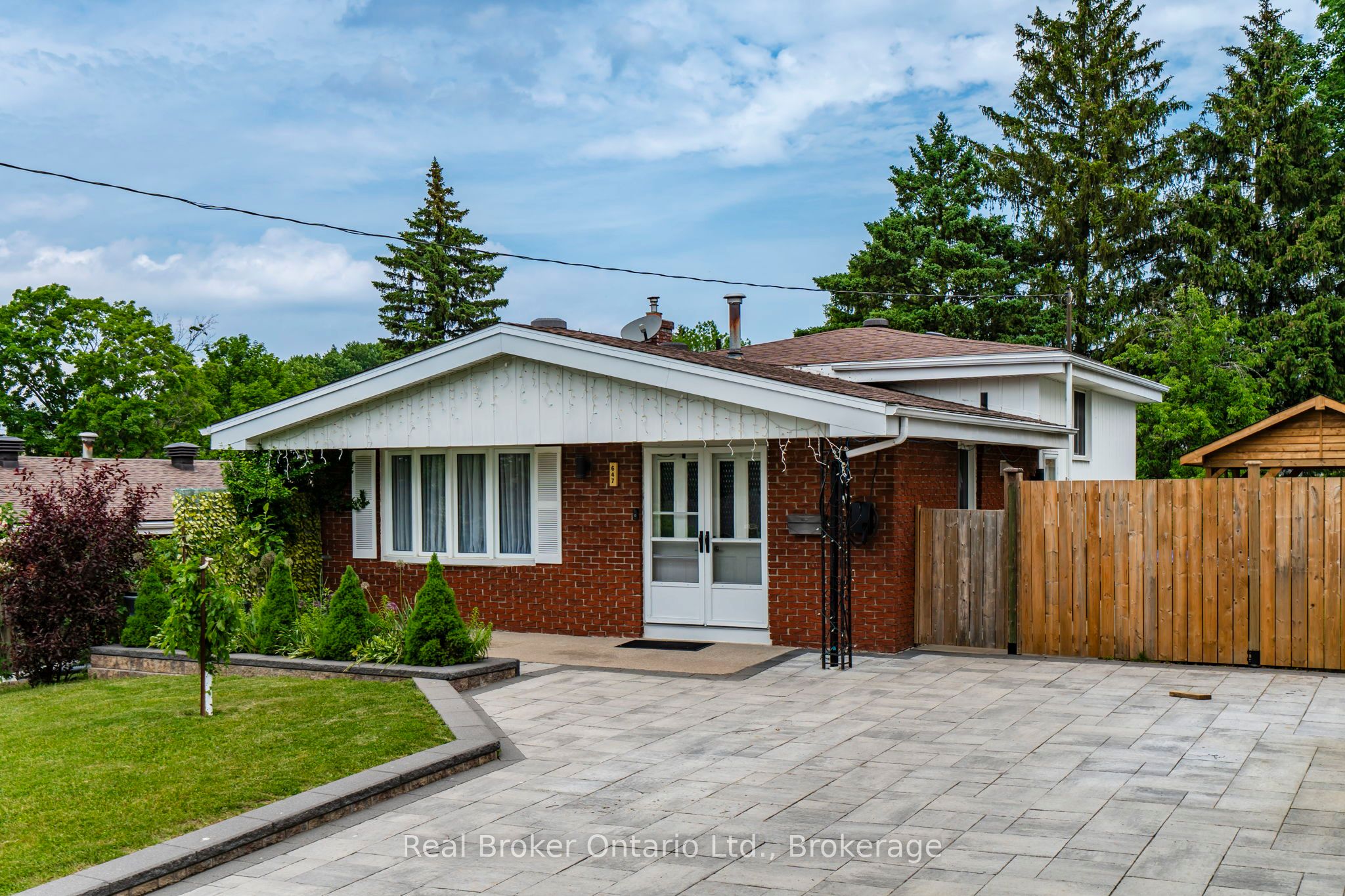 647 Manly Street, Midland, ON L4R 3G7 photo 3