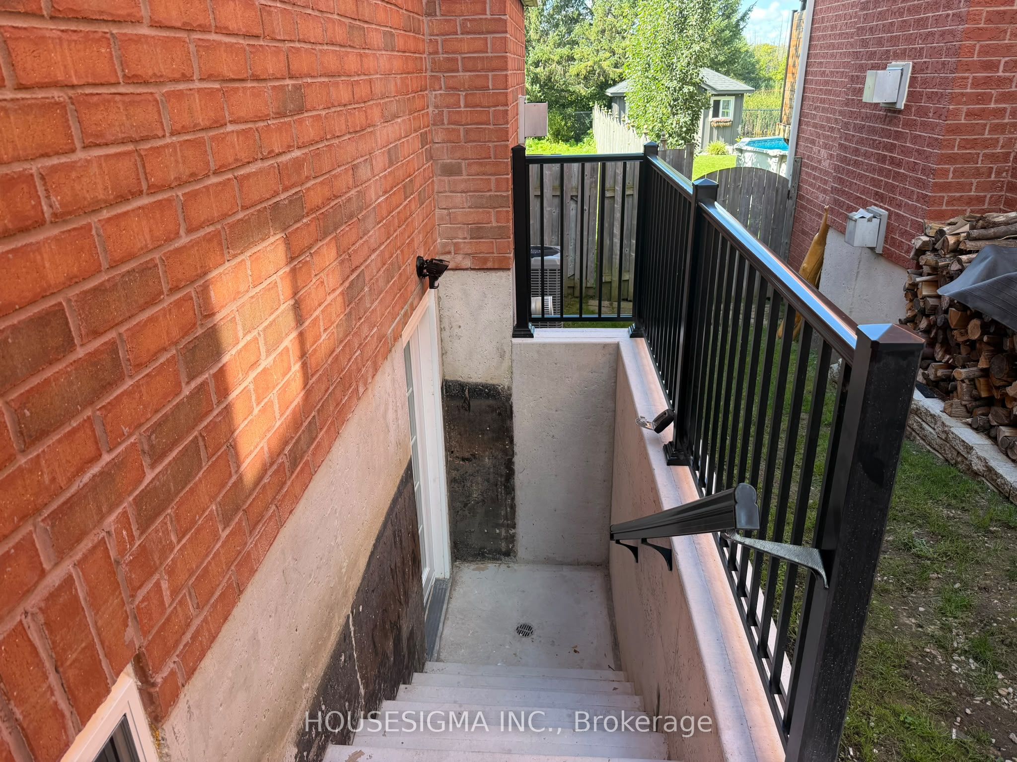 129 Gore Drive Lower Unit, Barrie, ON L4N 0A8 photo 3