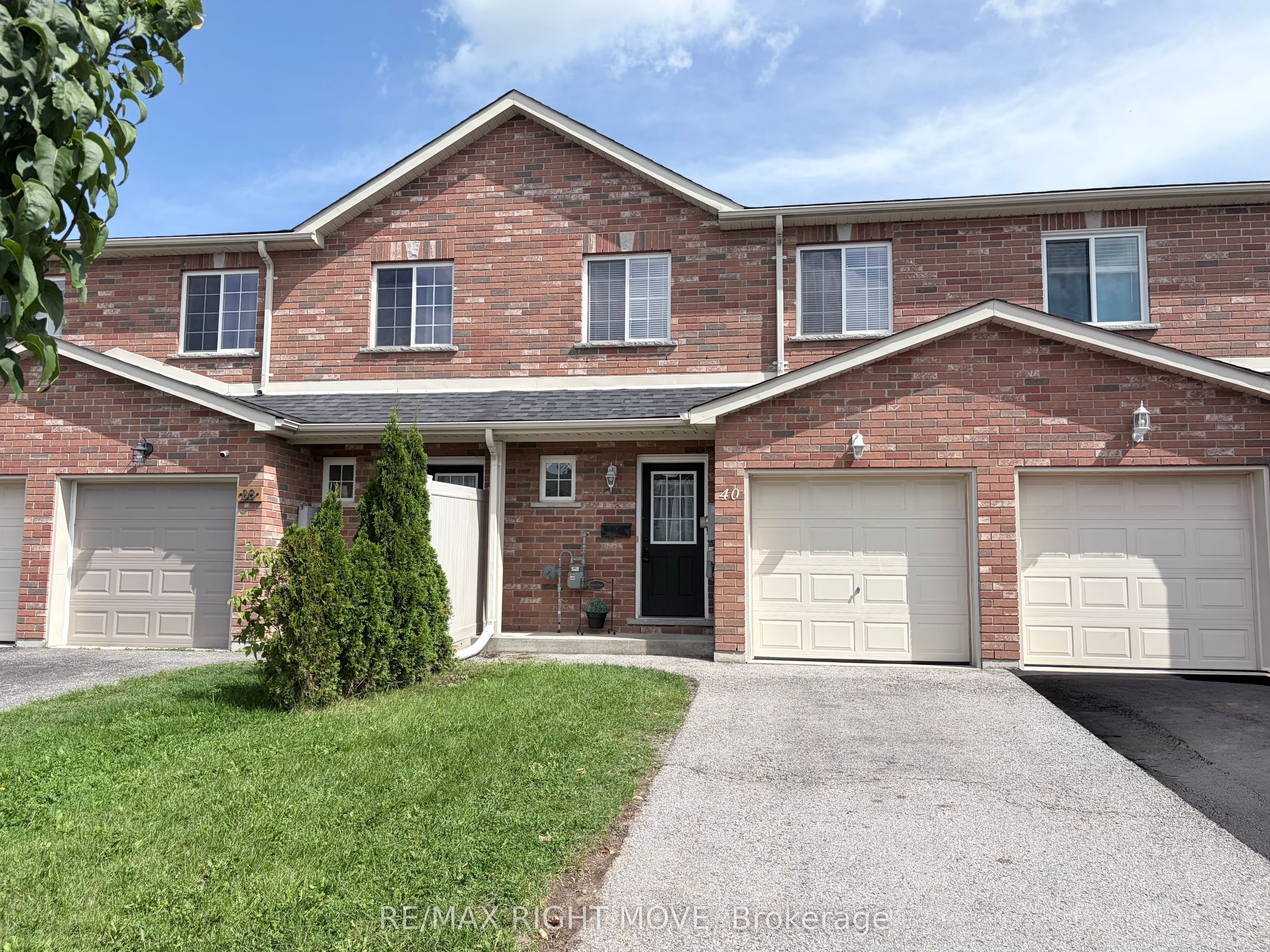 40 Michelle Drive, Orillia, ON L3V 0B3