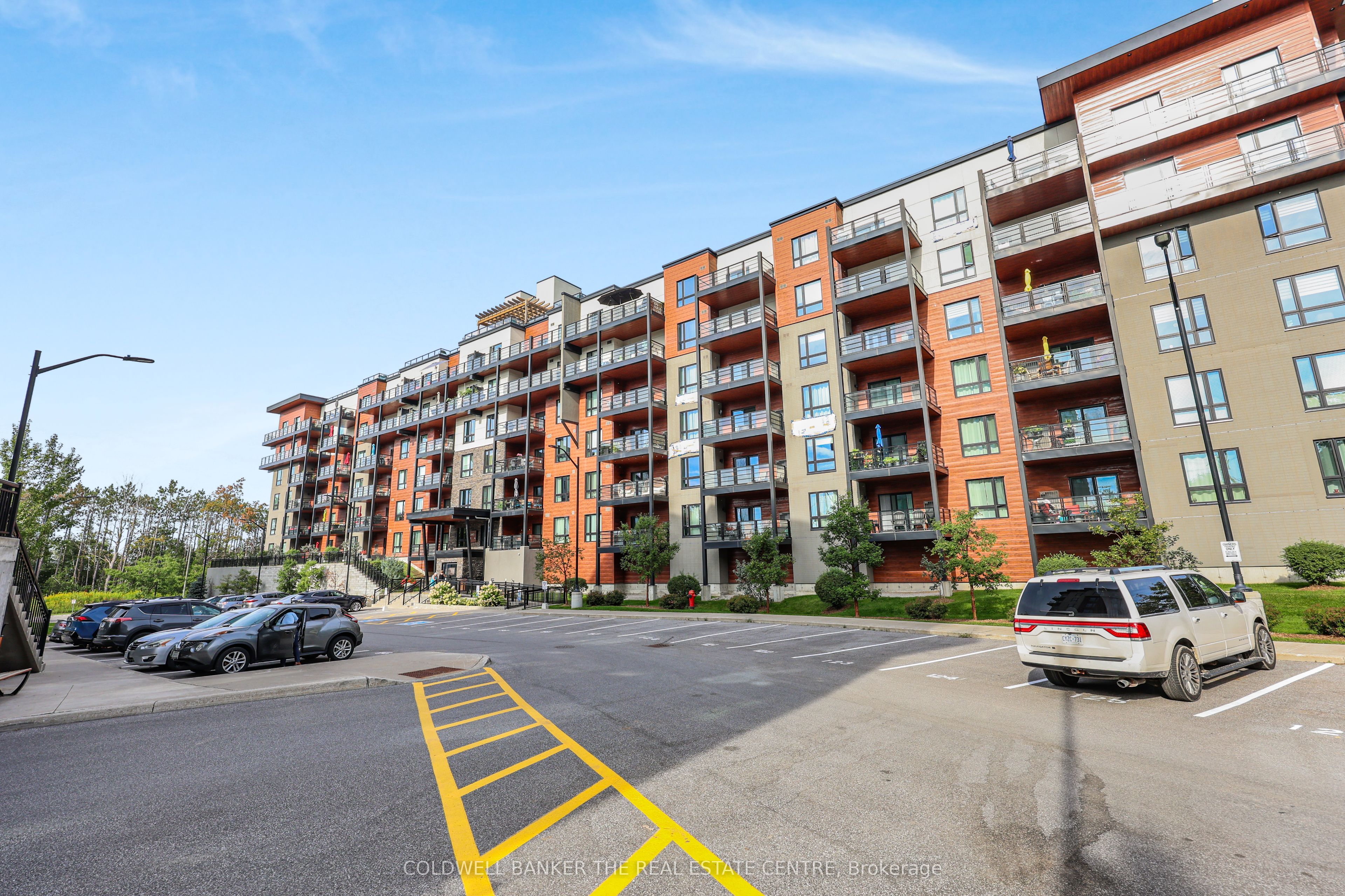 302 Essa Road 312, Barrie, ON L9J 0H3 photo 3