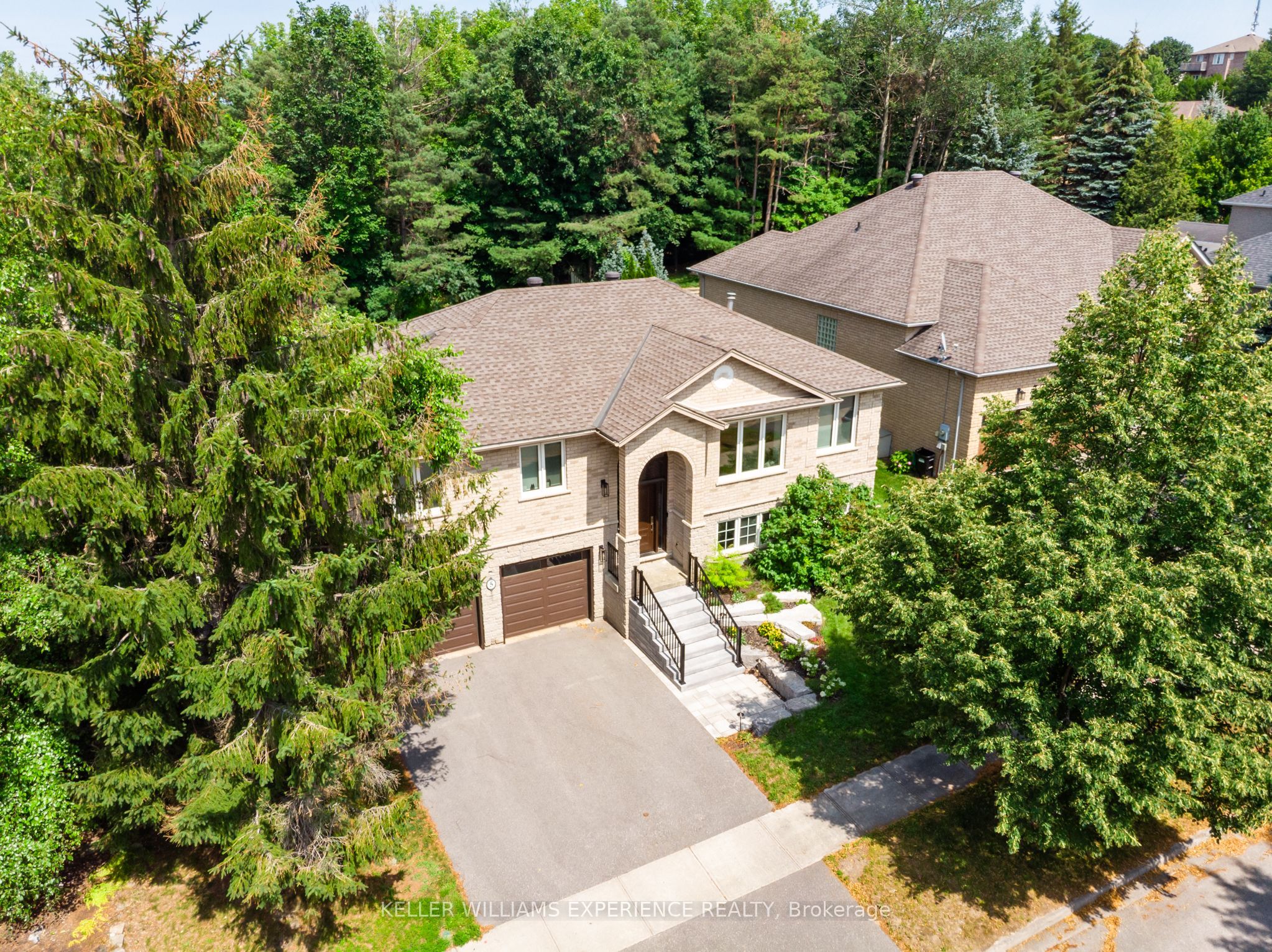 5 Grouse Glen, Barrie, ON L4N 7Z4