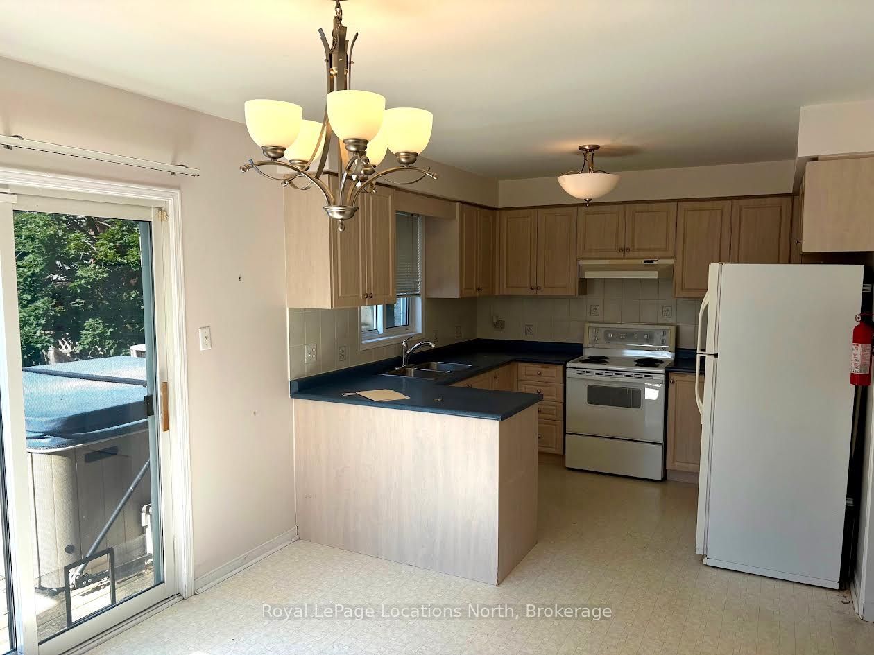24 Merganser Court, Barrie, ON L4N 8W7 photo 2