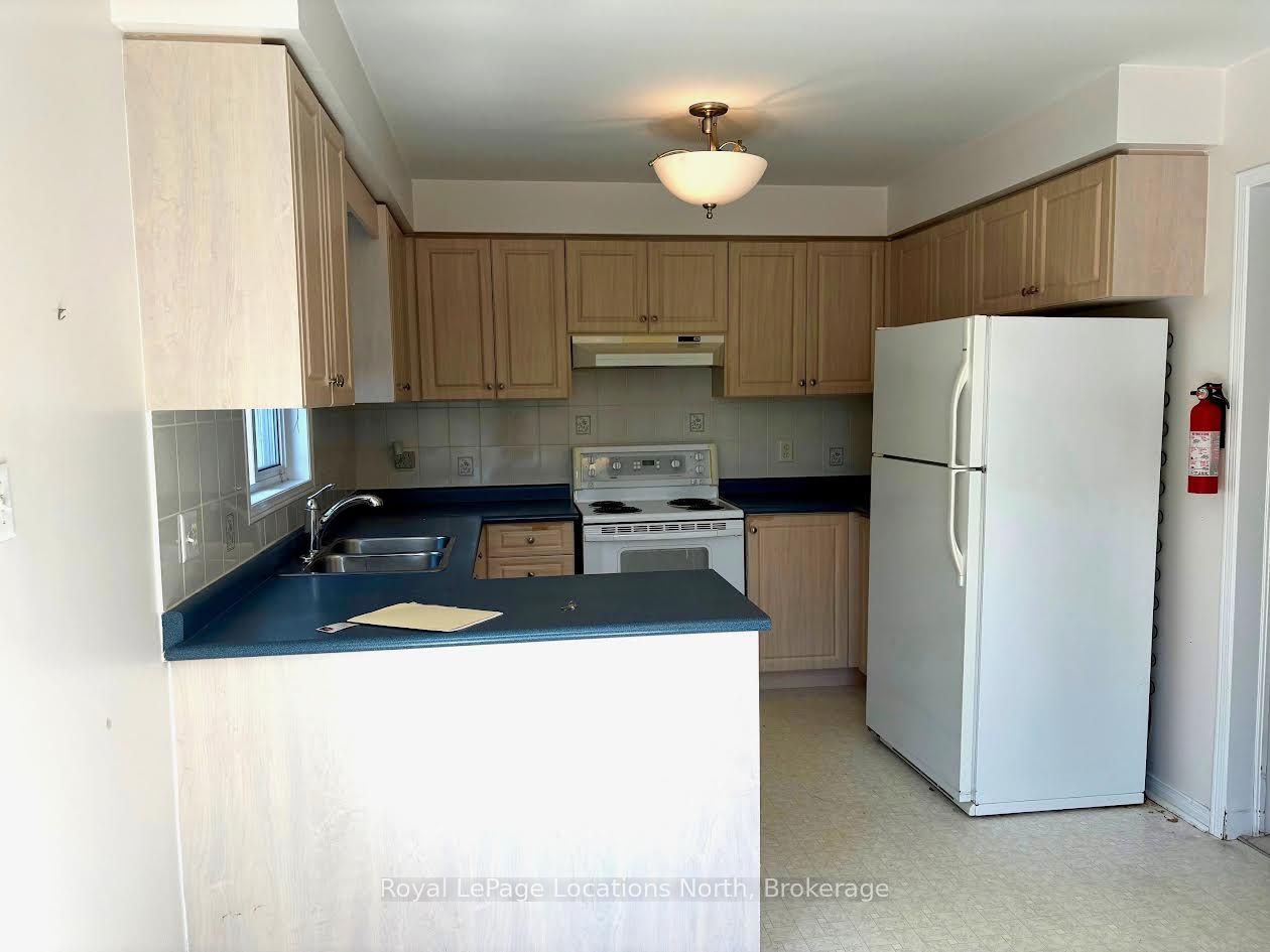 24 Merganser Court, Barrie, ON L4N 8W7 photo 3