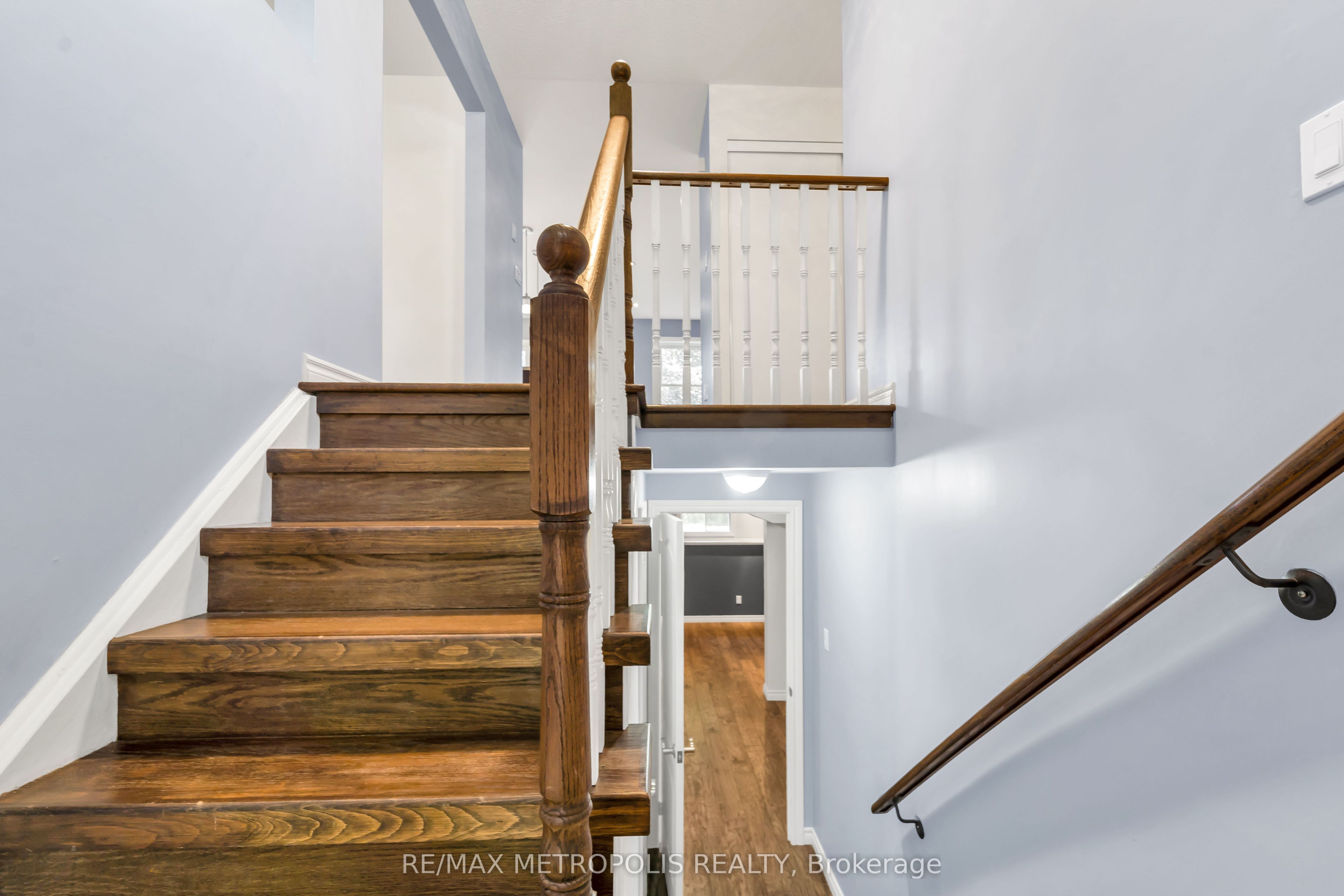 24 Acorn Crescent, Wasaga Beach, ON L9Z 1L6 photo 2