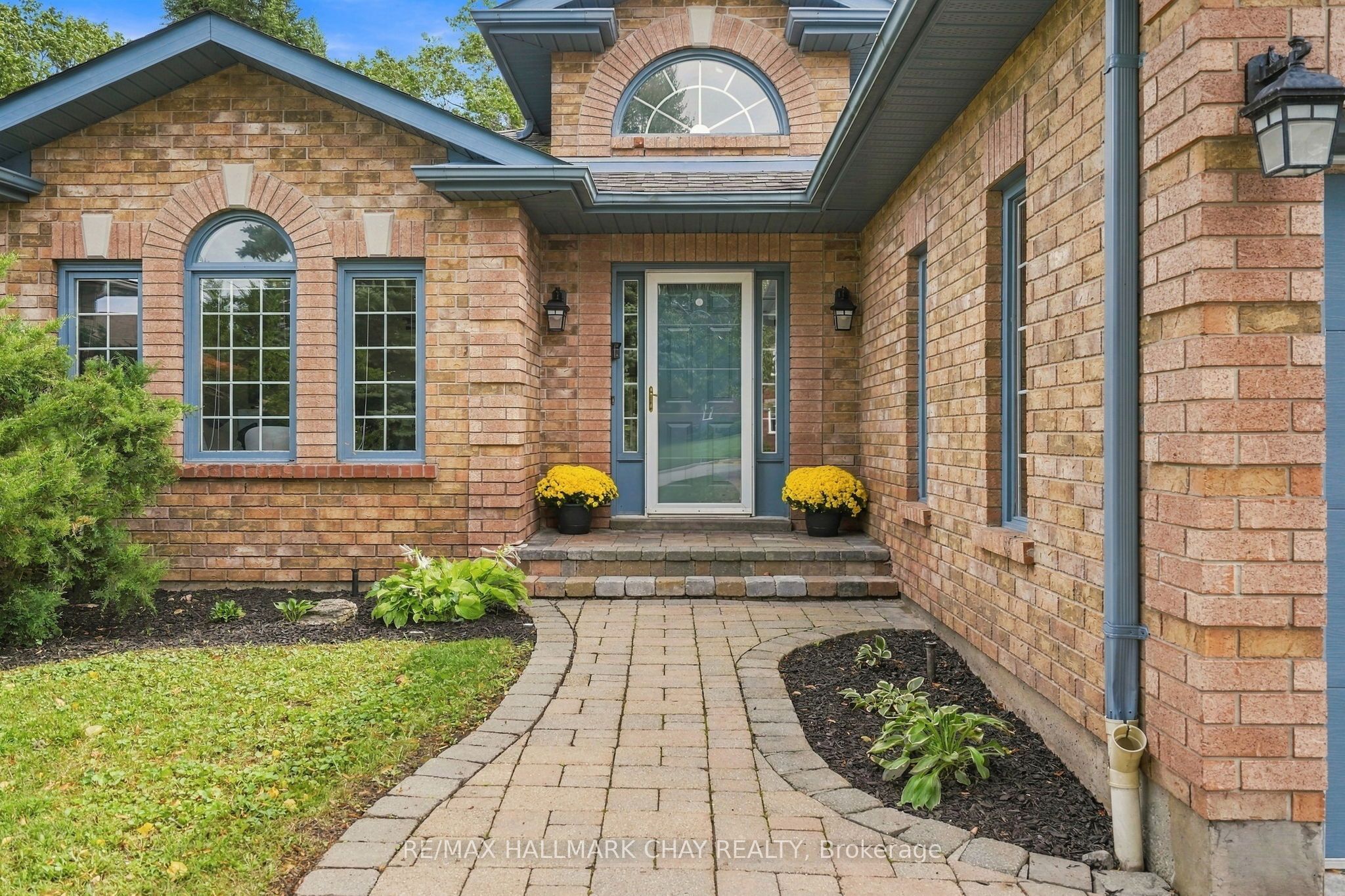 3 Maw Court, Barrie, ON L4N 7X7 photo 2