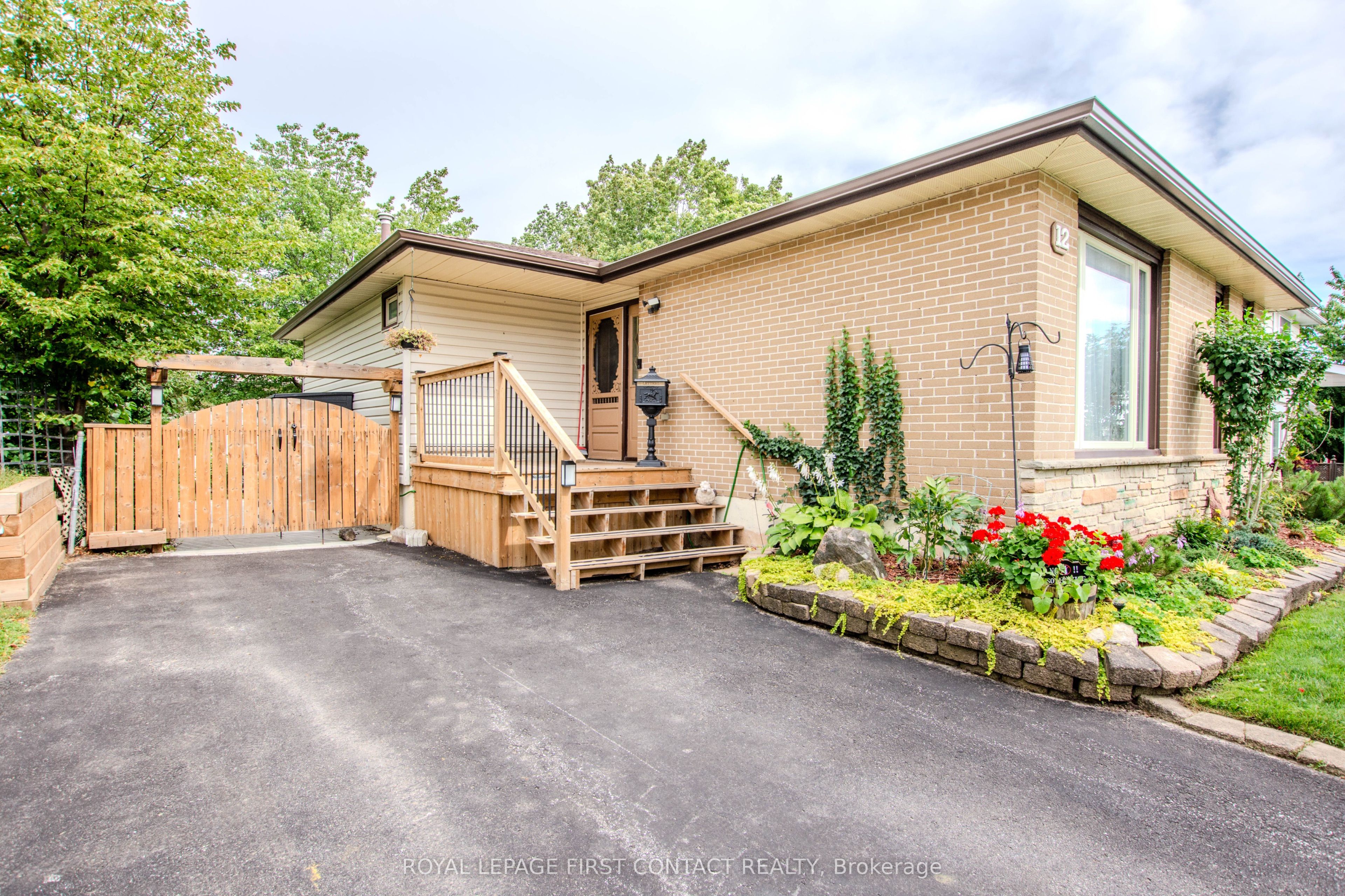 12 Daphne Crescent, Barrie, ON L4M 2Y8 photo 4