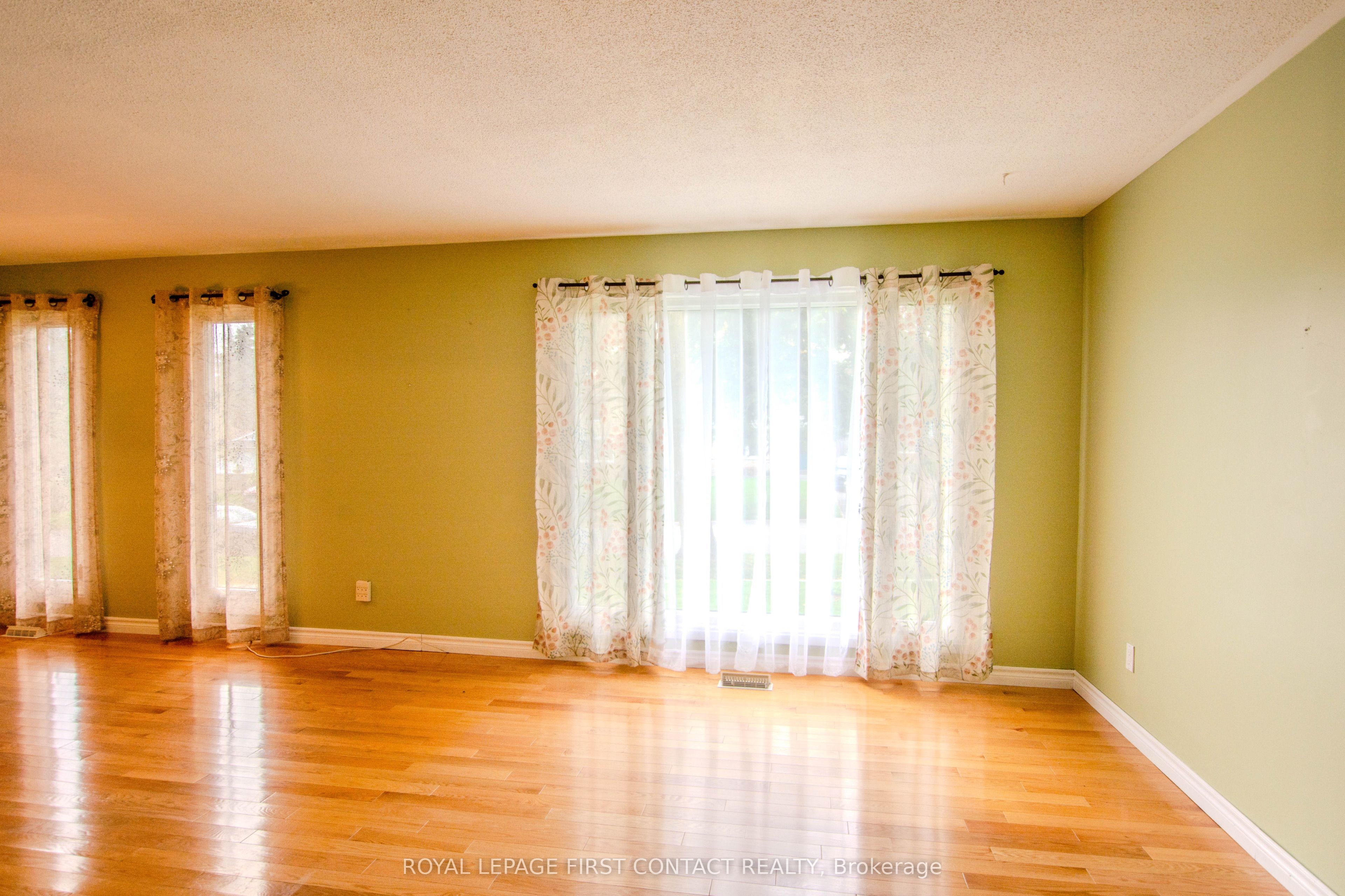 12 Daphne Crescent, Barrie, ON L4M 2Y8 photo 5