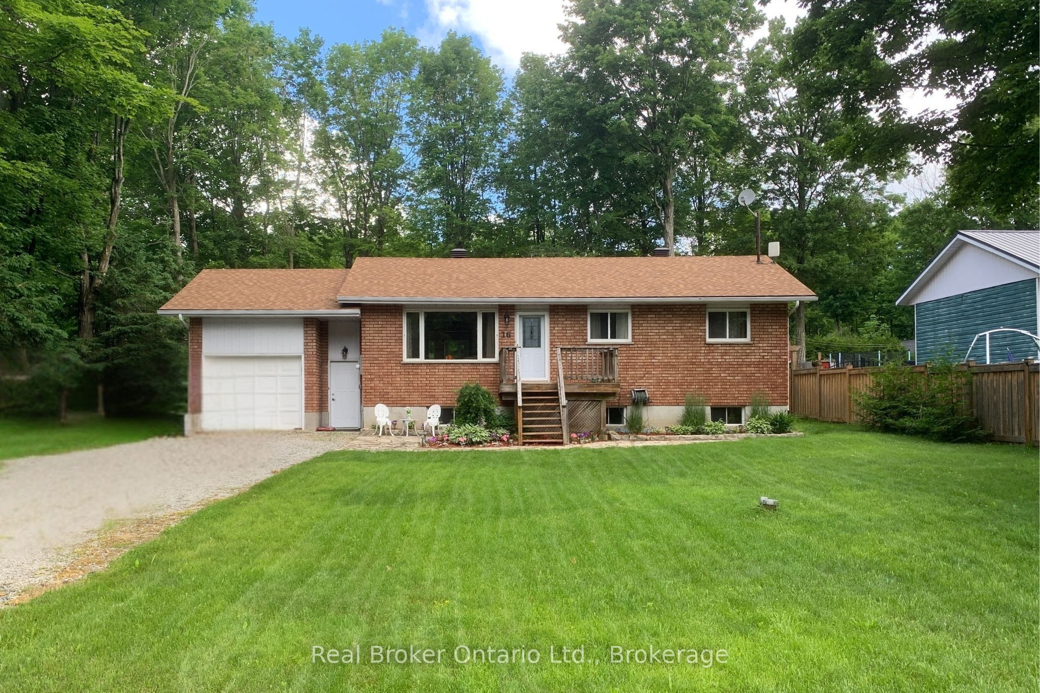 16 Mundy Avenue, Tiny, ON L9M 0B5 photo 4