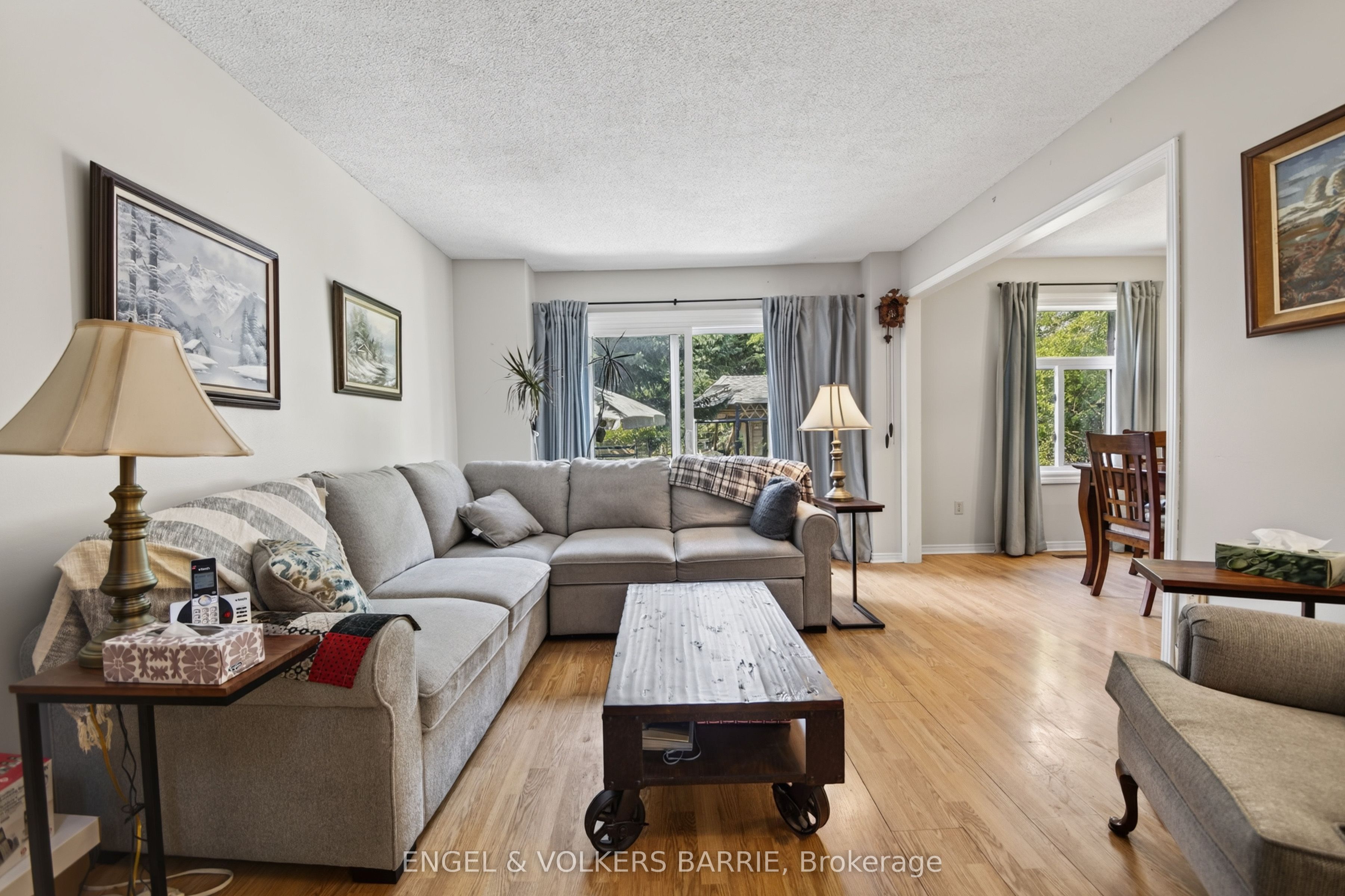 78 Wallace Drive, Barrie, ON L4N 7E1 photo 2