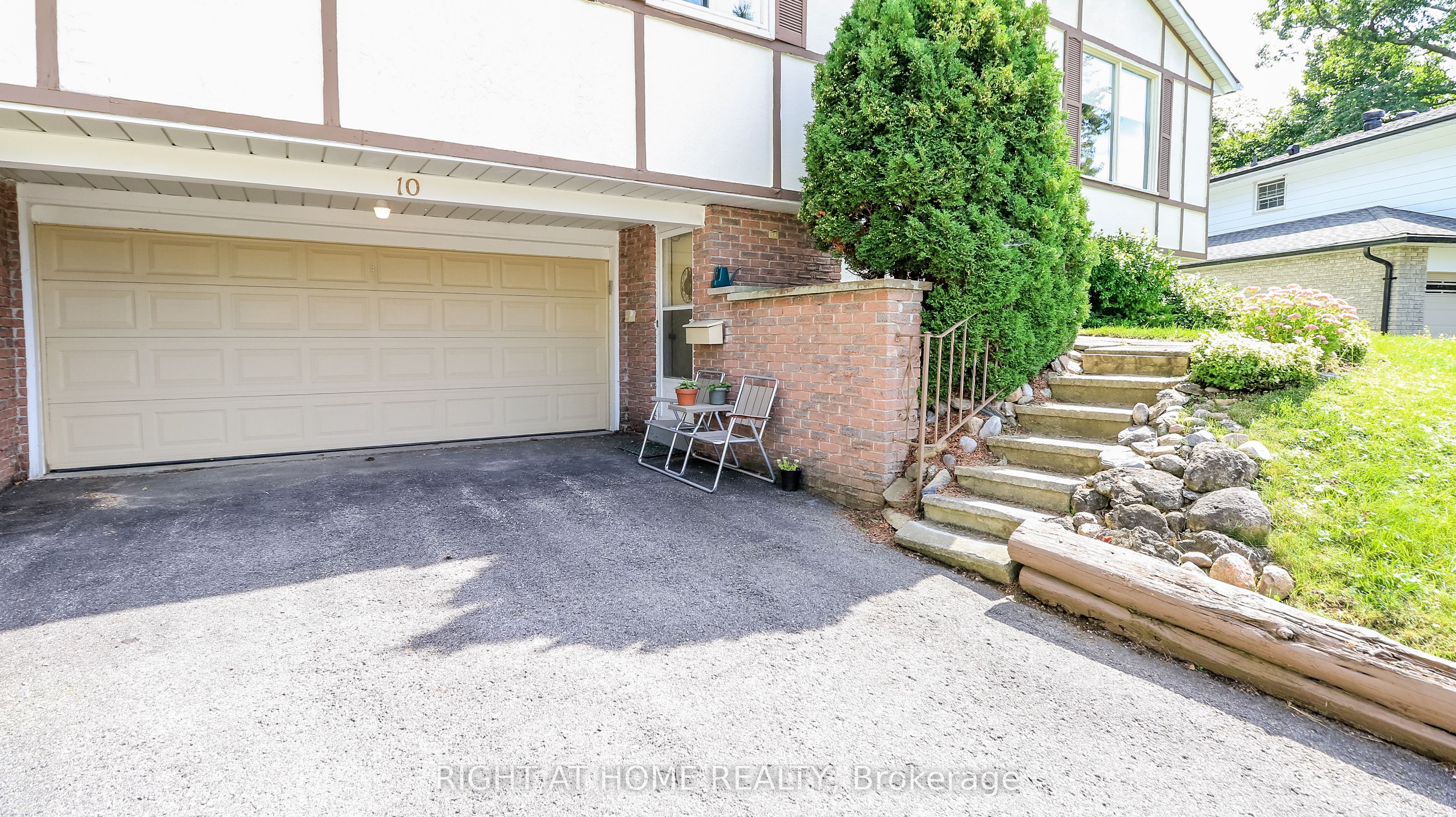 10 Campfire Court, Barrie, ON L4M 5G9 photo 3