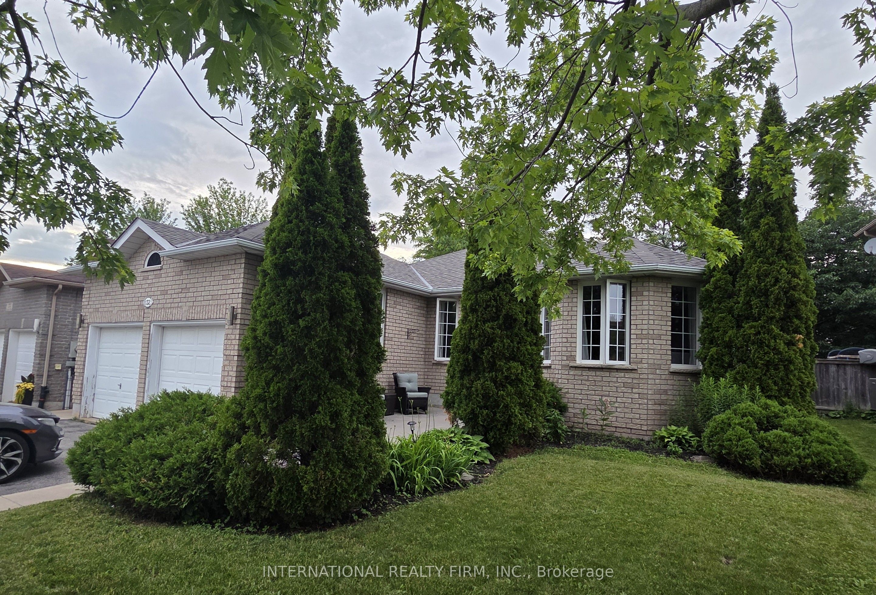 132 Esther Drive, Barrie, ON L4N 0V5