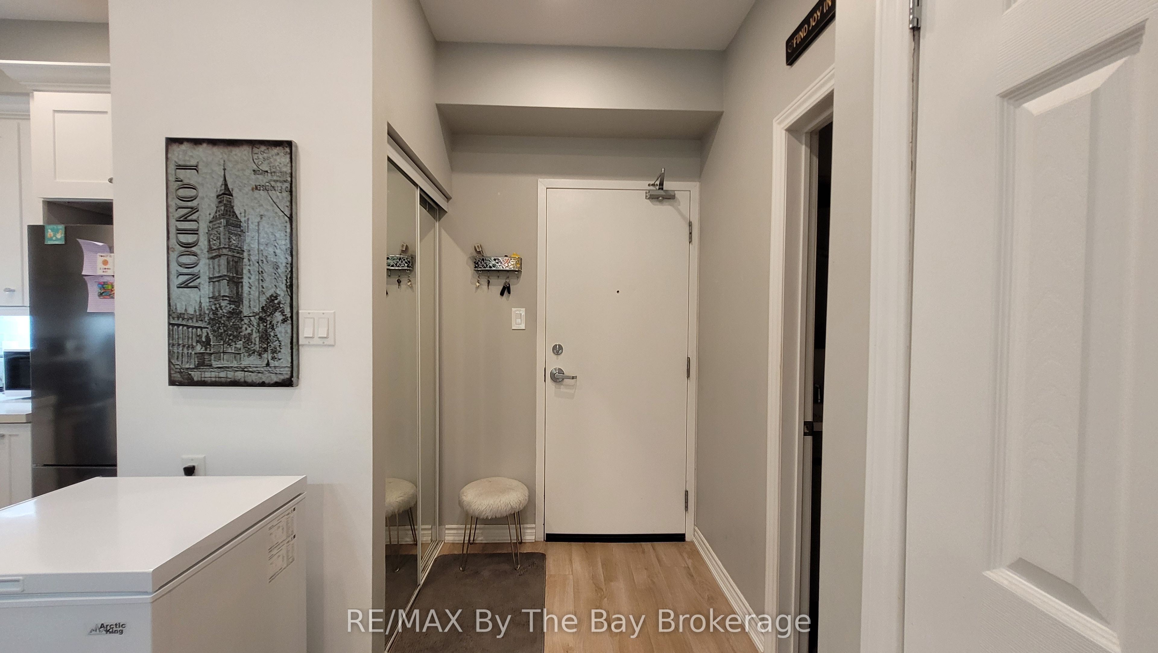 16 Westbury Road 106, Wasaga Beach, ON L9Z 0B8 photo 2