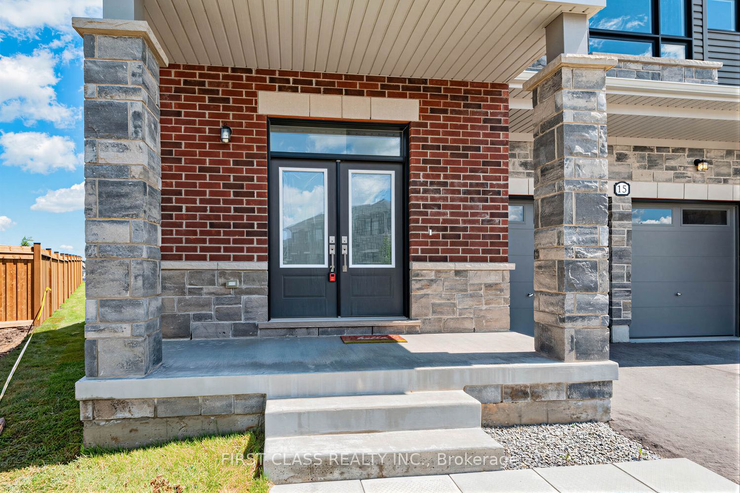 15 Abbey Crescent, Barrie, ON L9J 0W9 photo 2