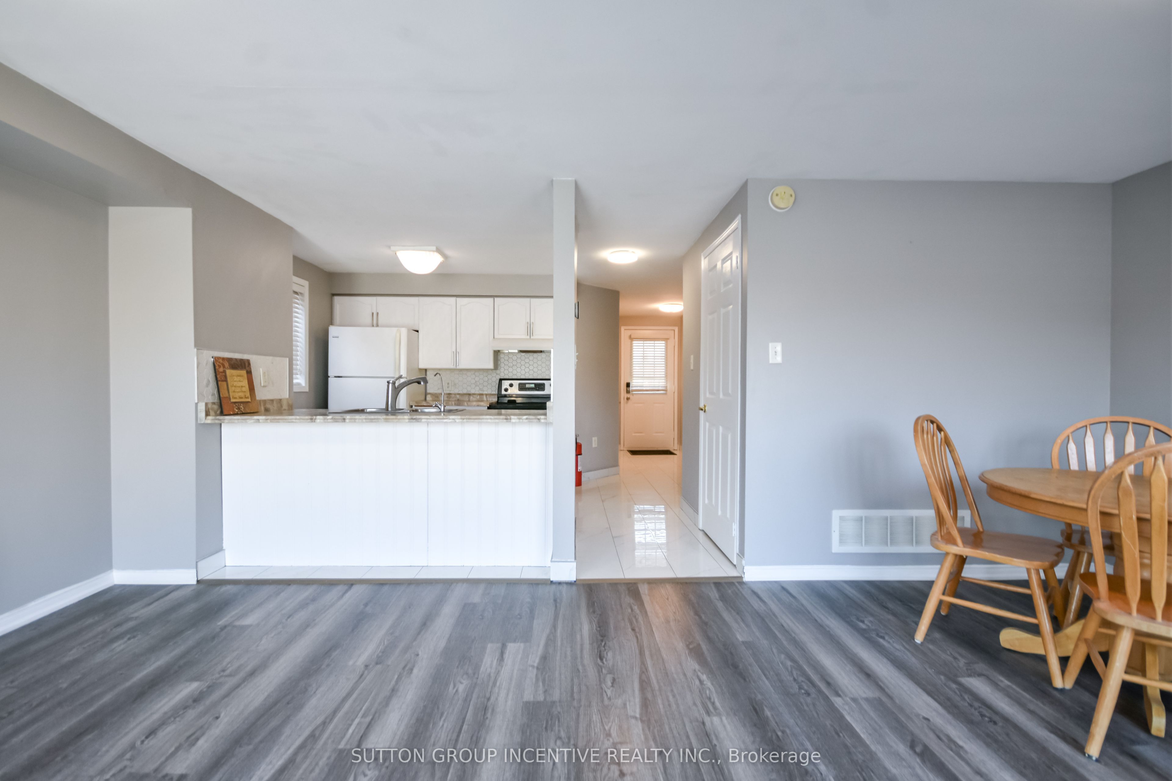 256 Dunsmore Lane, Barrie, ON L4M 7A7 photo 2