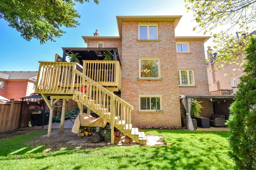 24 Grand Forest Drive, Barrie, ON L4N 7E8 photo 2