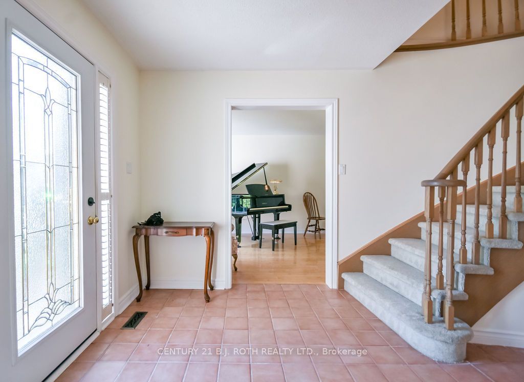 24 Grand Forest Drive, Barrie, ON L4N 7E8 photo 5