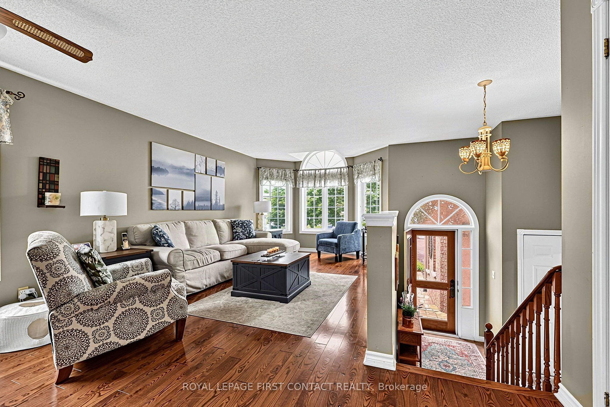22 Logan Court, Barrie, ON L4N 8G9 photo 4