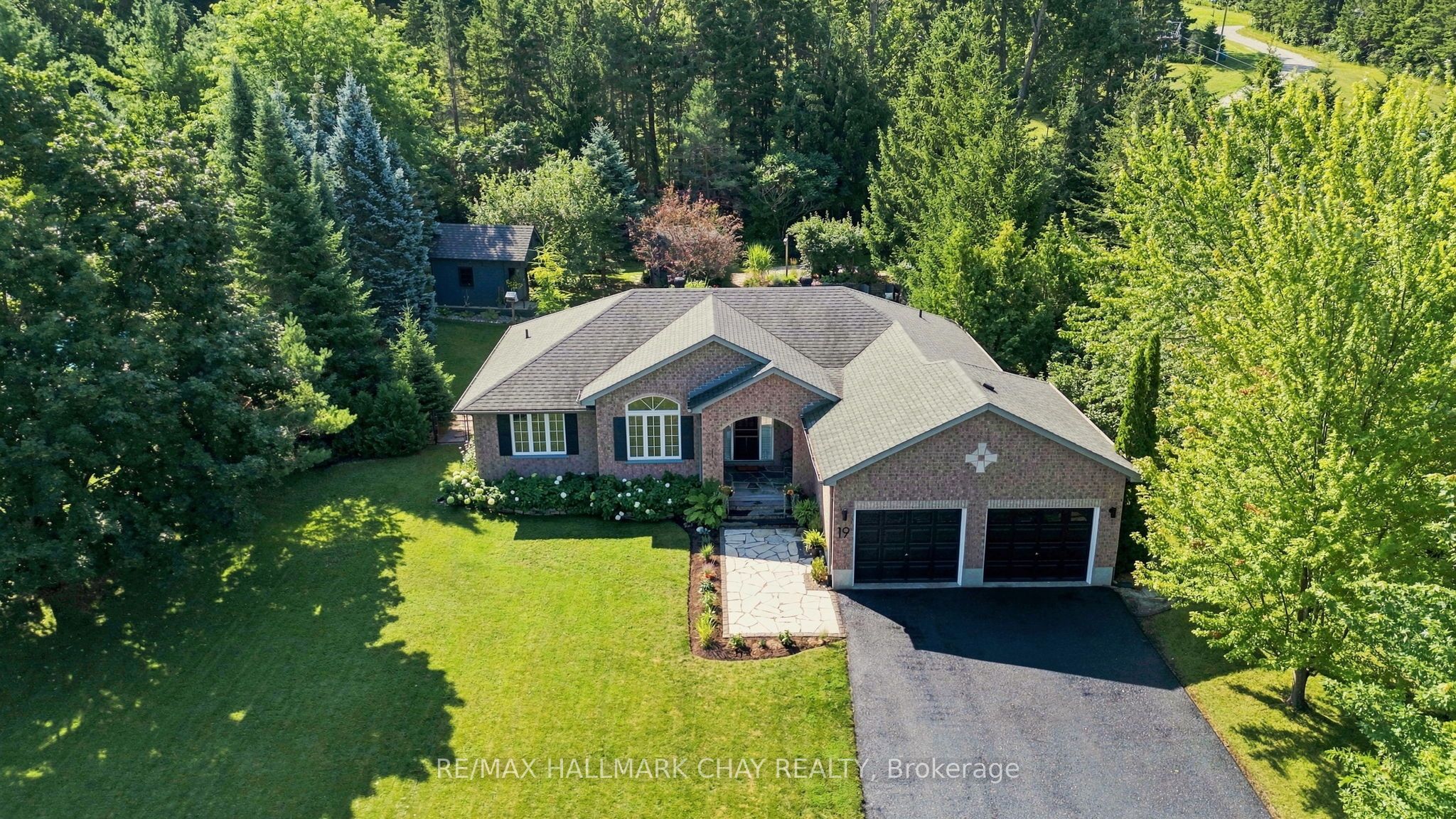 19 Eder Trail, Springwater, ON L0L 1Y0