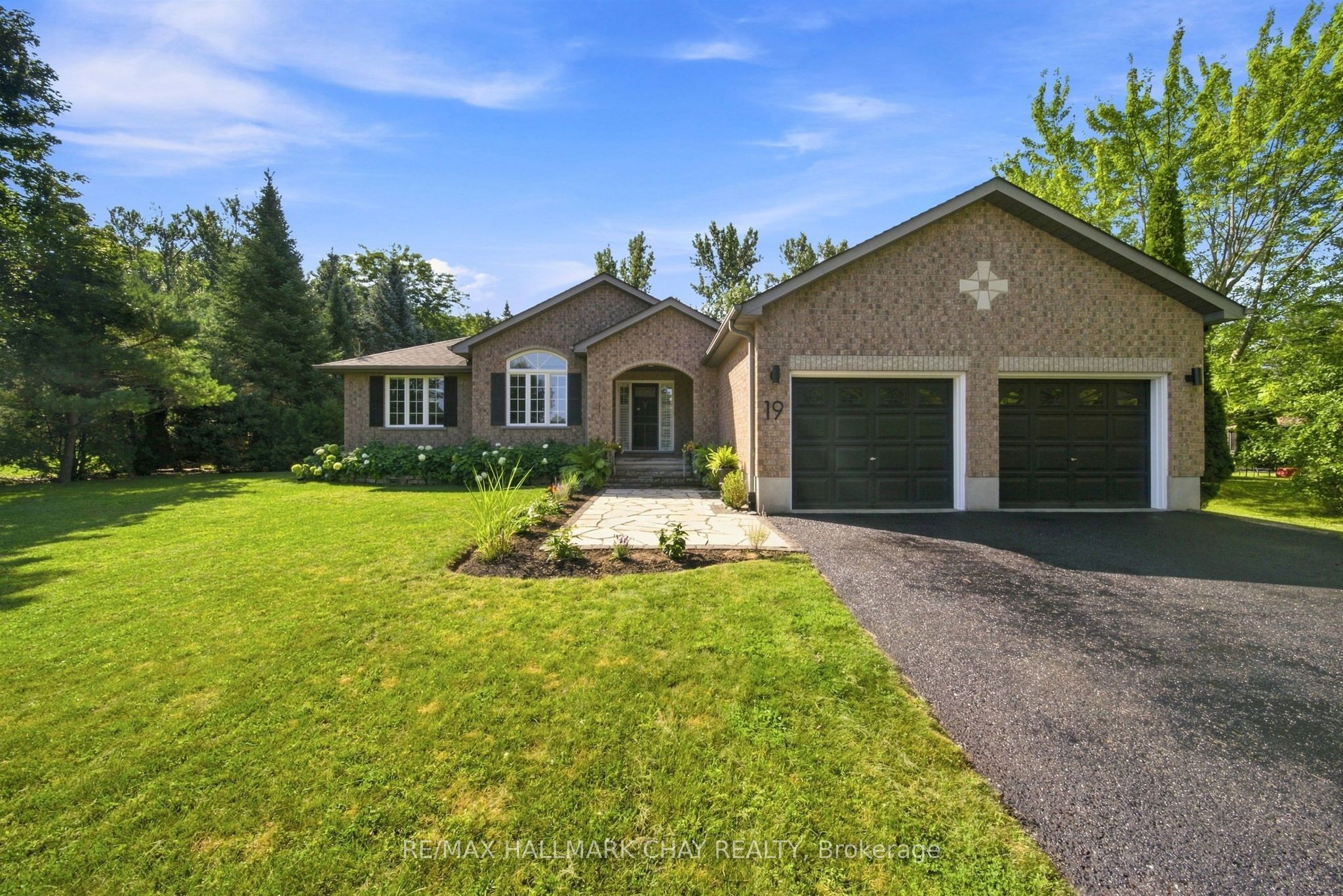 19 Eder Trail, Springwater, ON L0L 1Y0 photo 2