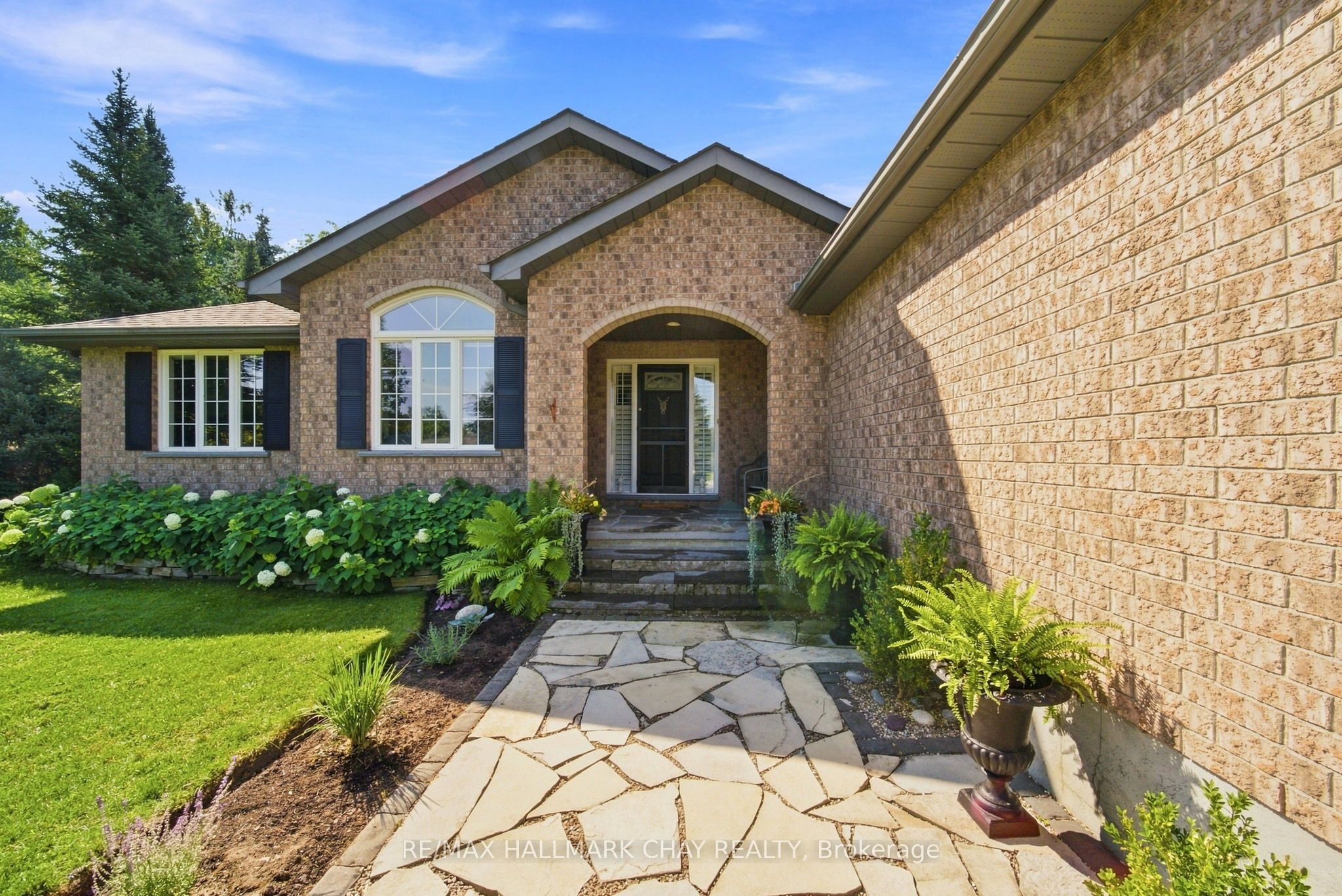 19 Eder Trail, Springwater, ON L0L 1Y0 photo 4