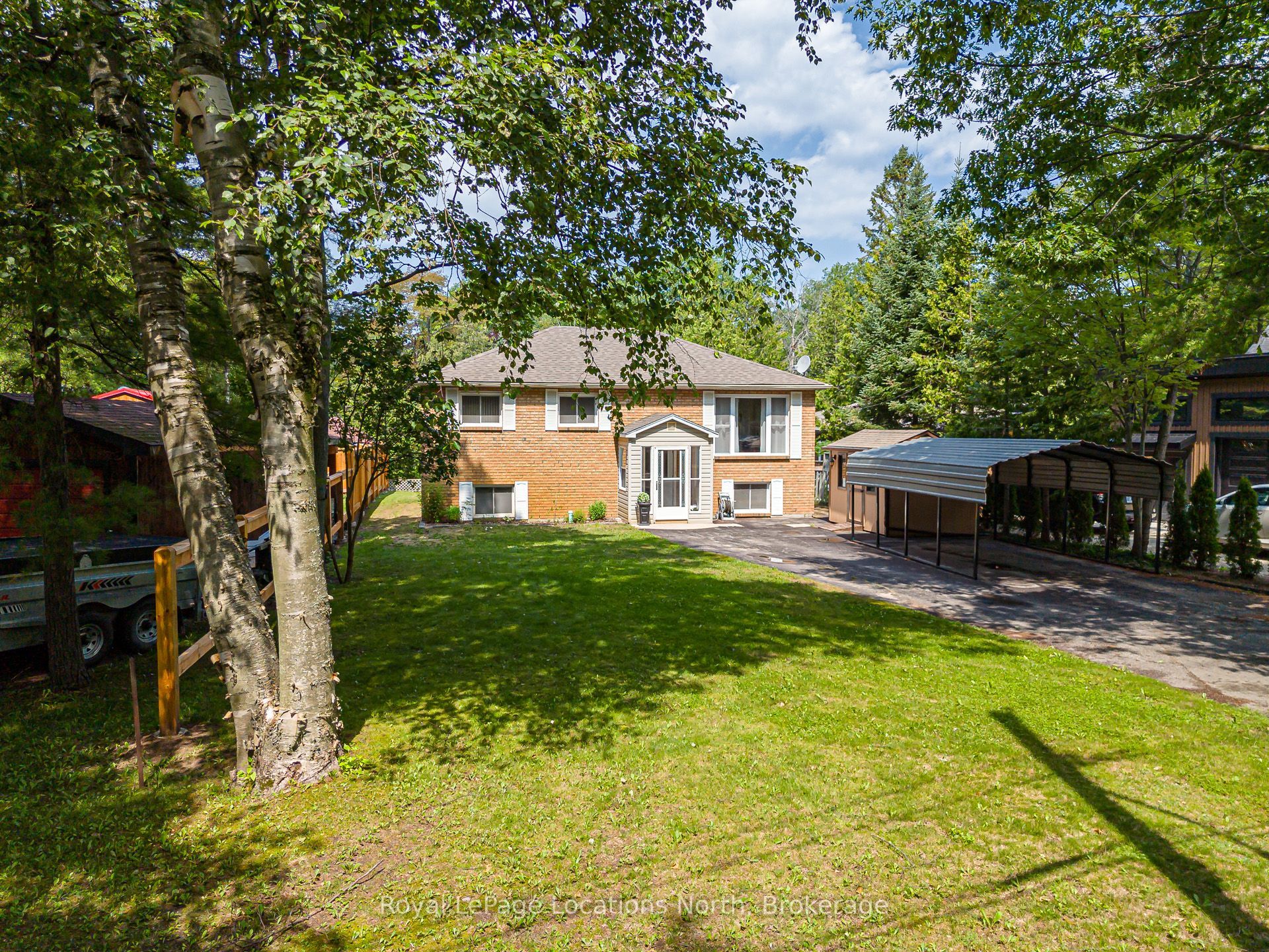 26 Stroud Crescent, Wasaga Beach, ON L9Z 2T5 photo 2