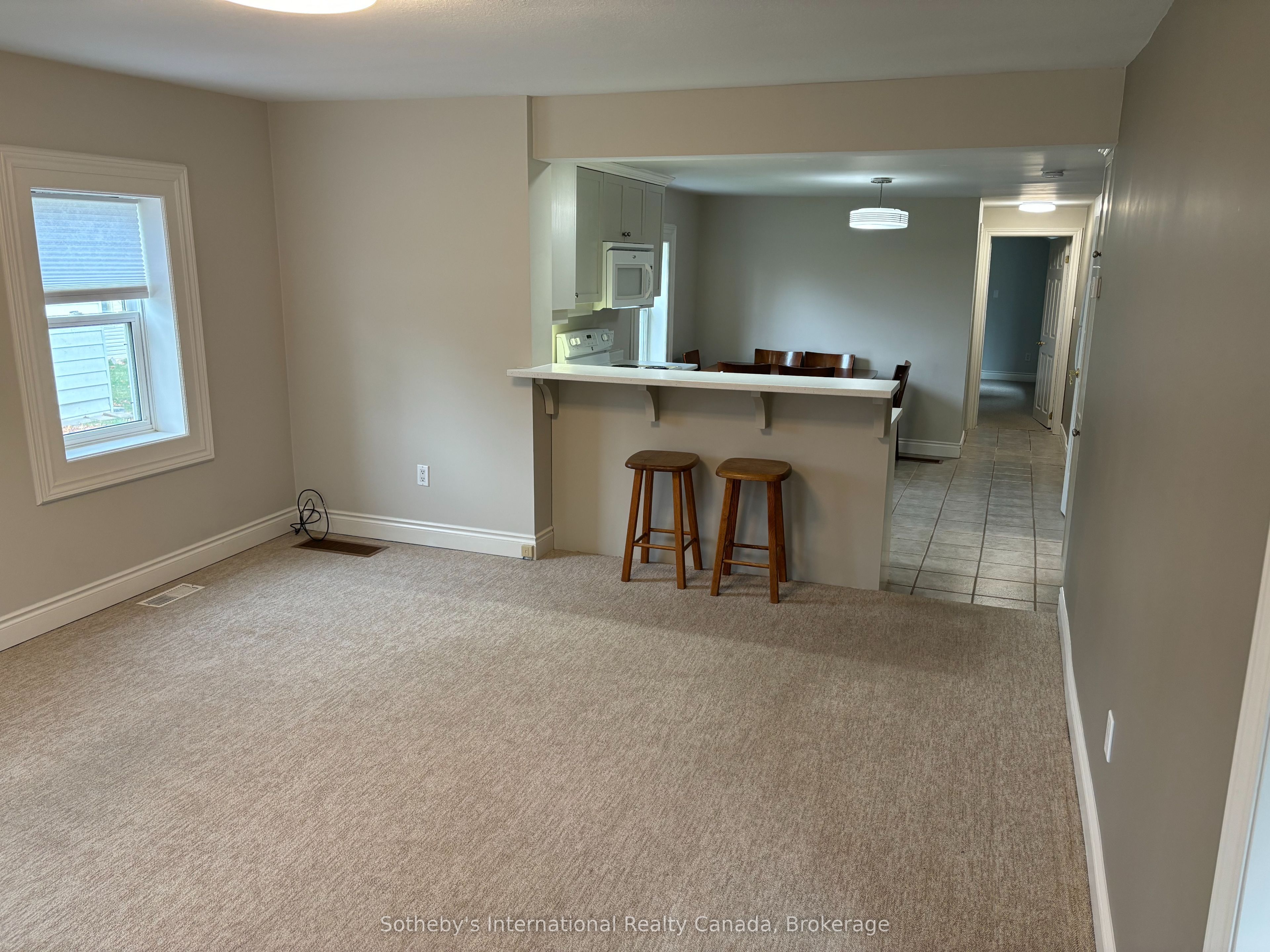303 OAK Street, Collingwood, ON L9Y 2Y2 photo 3
