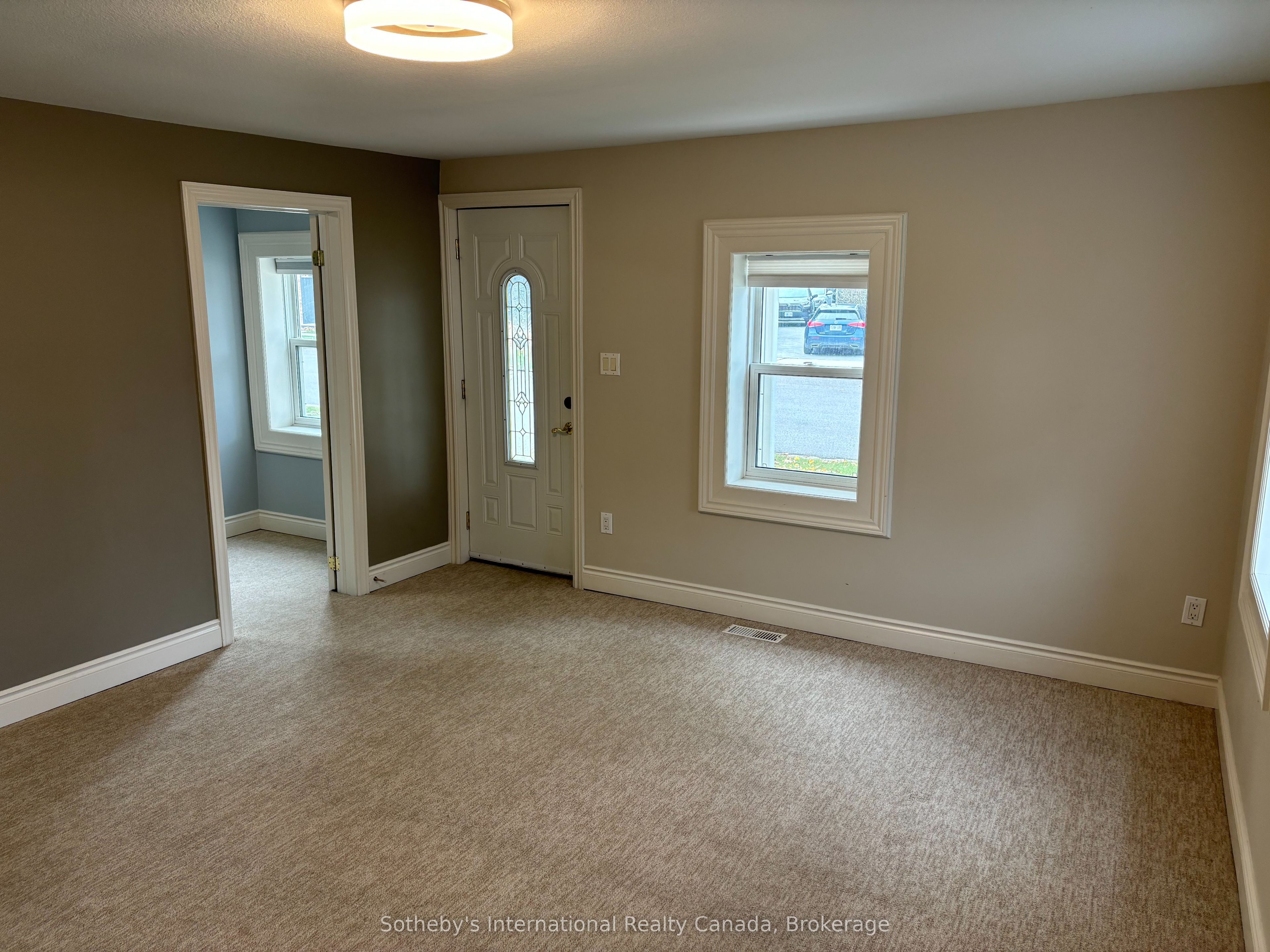 303 OAK Street, Collingwood, ON L9Y 2Y2 photo 4
