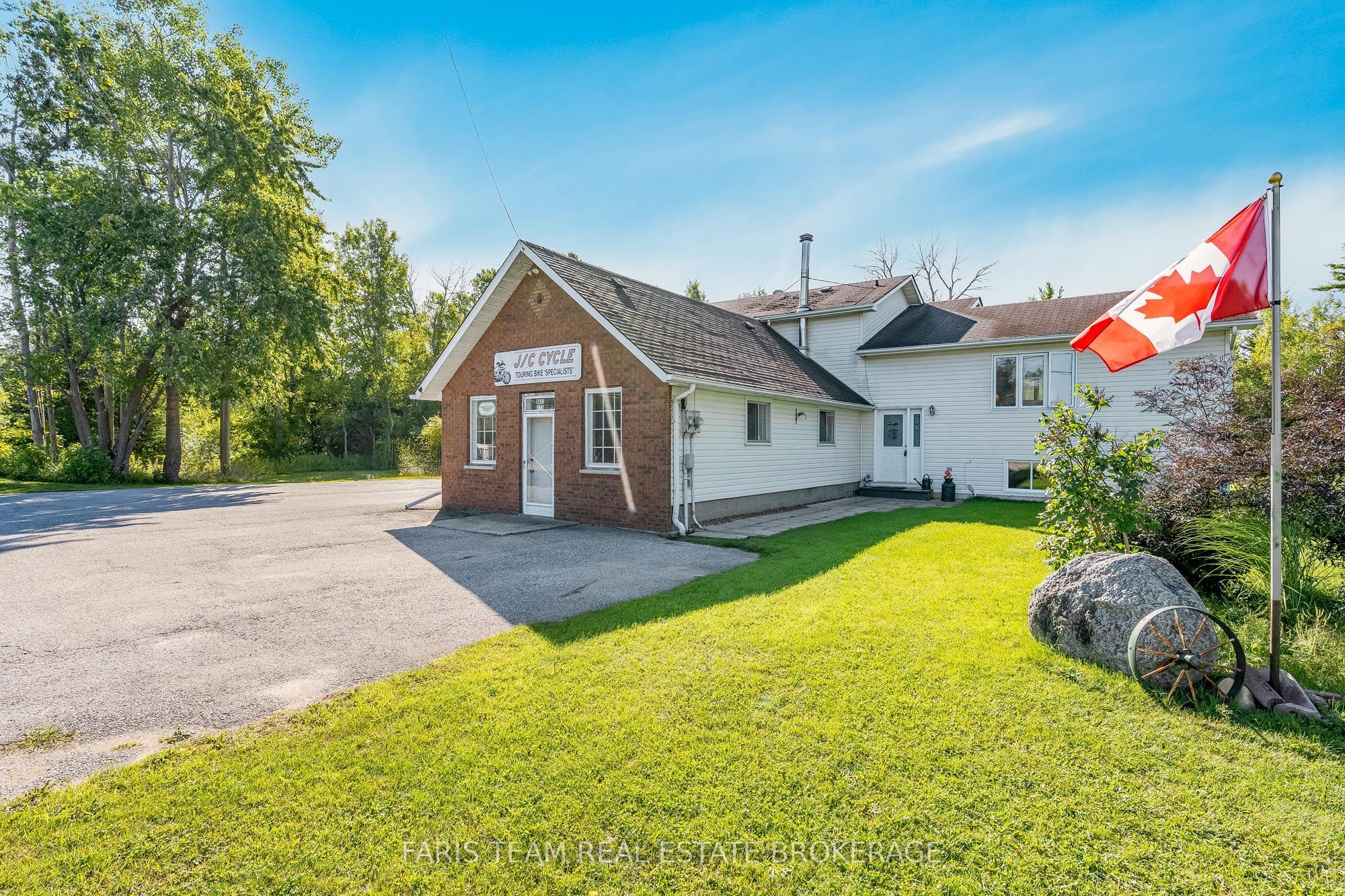 8801 Beachwood Road, Wasaga Beach, ON L9Z 2G5 photo 4