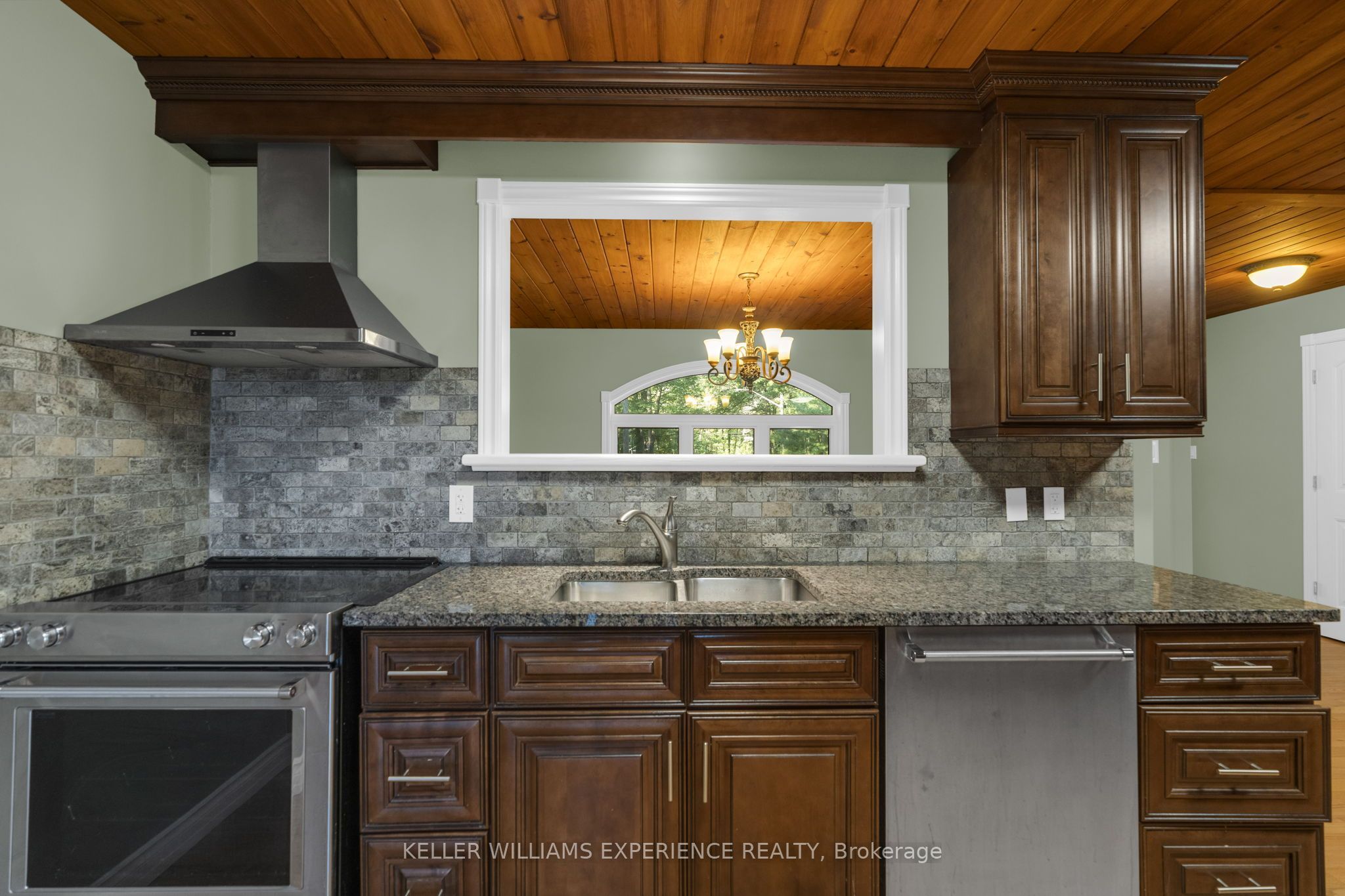 229 Sunnidale Road, Wasaga Beach, ON L9Z 2T4 photo 4