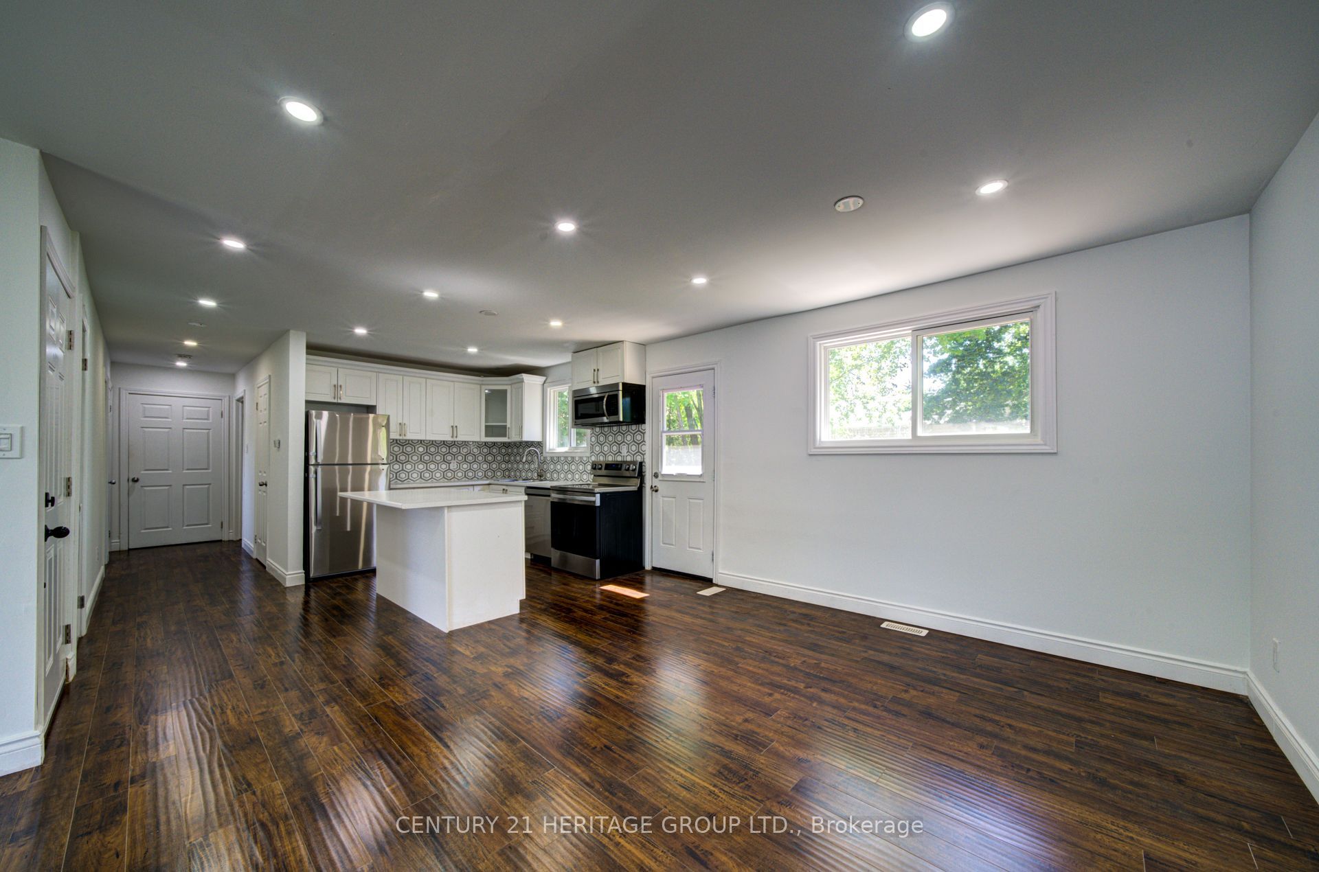 200 Ferndale Drive N, Barrie, ON L4N 9W1 photo 4