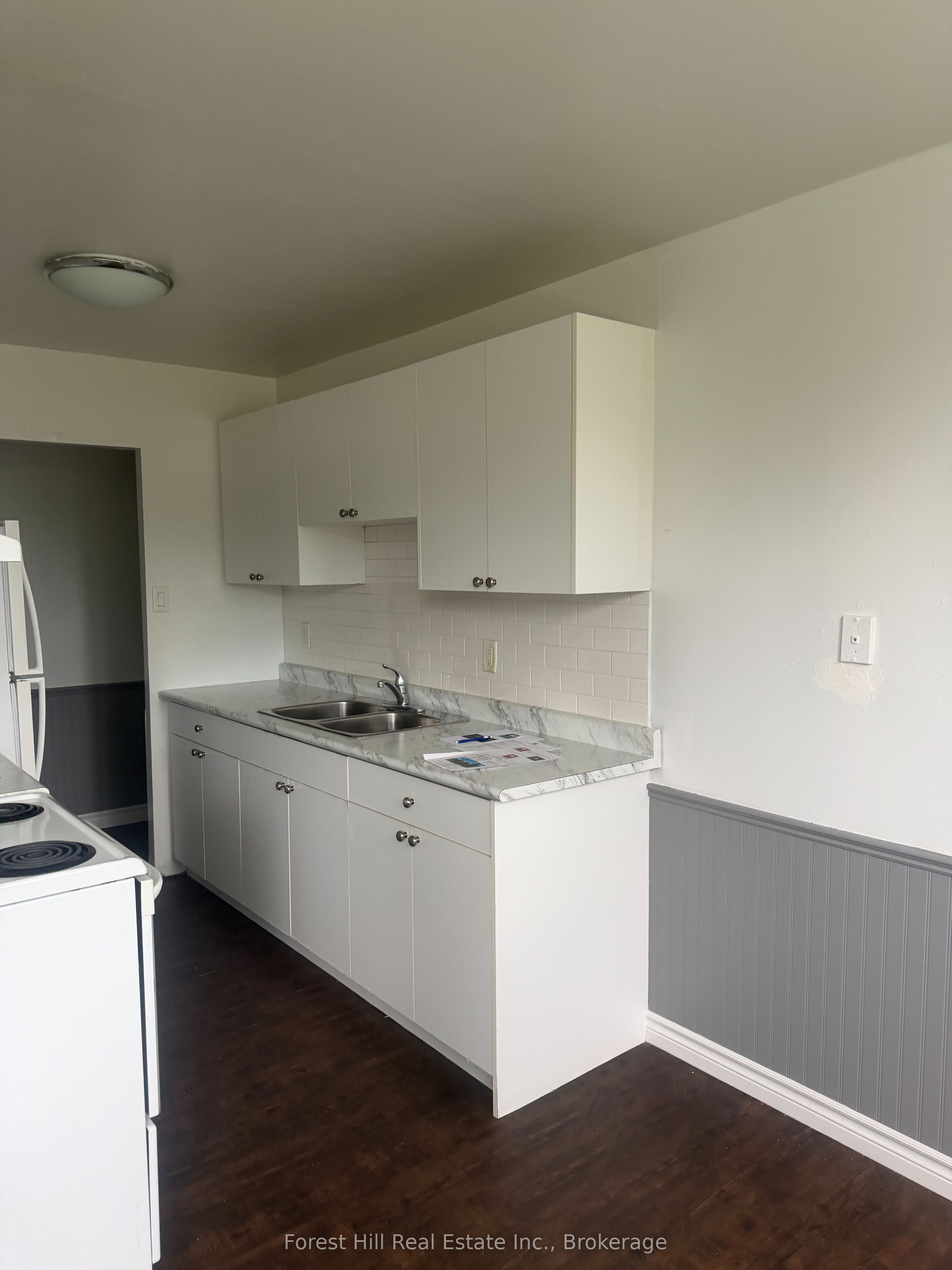 176 Eighth Street 201, Collingwood, ON L9Y 2C8 photo 2