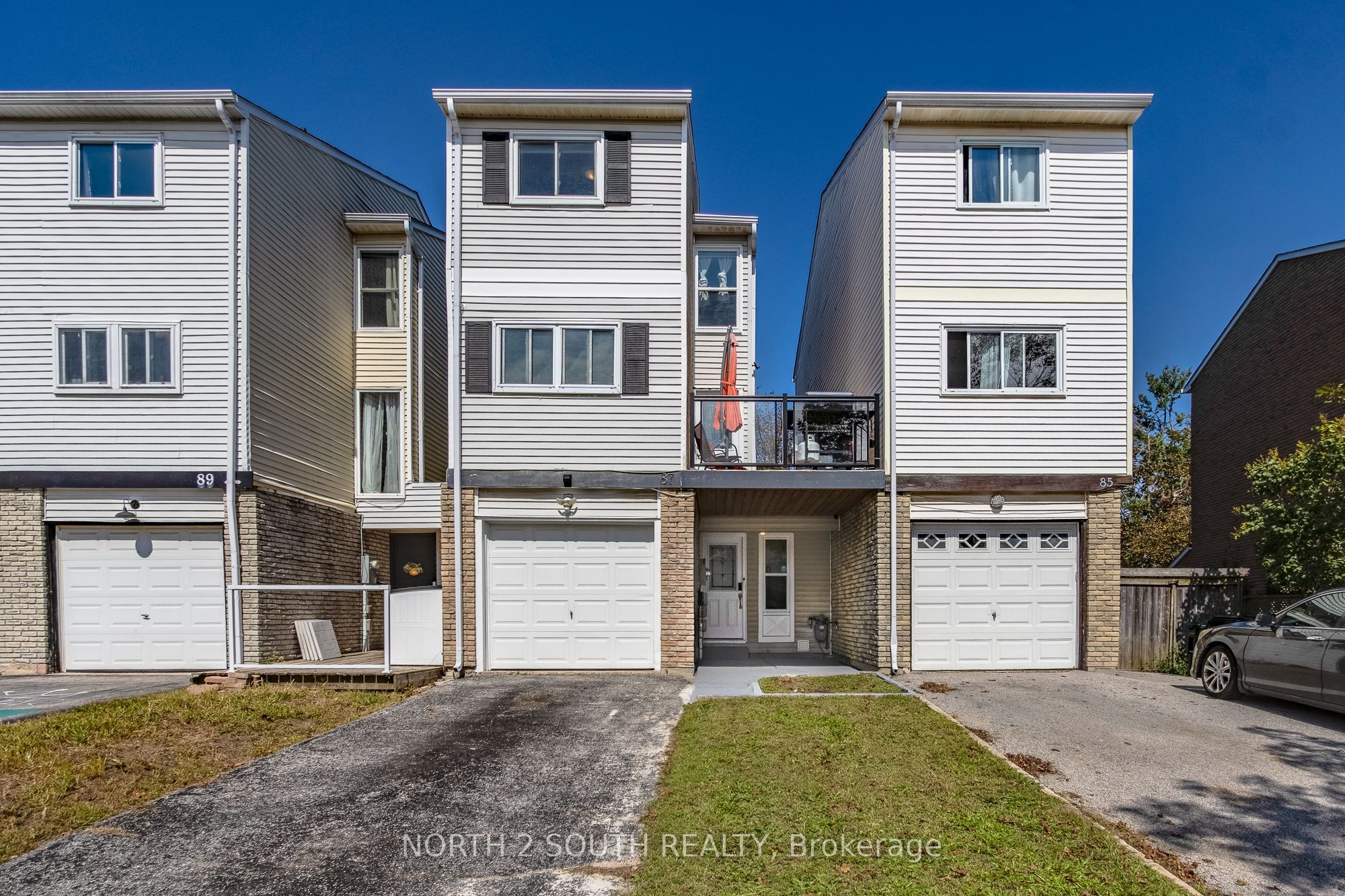 87 Scott Crescent, Barrie, ON L4N 4W2