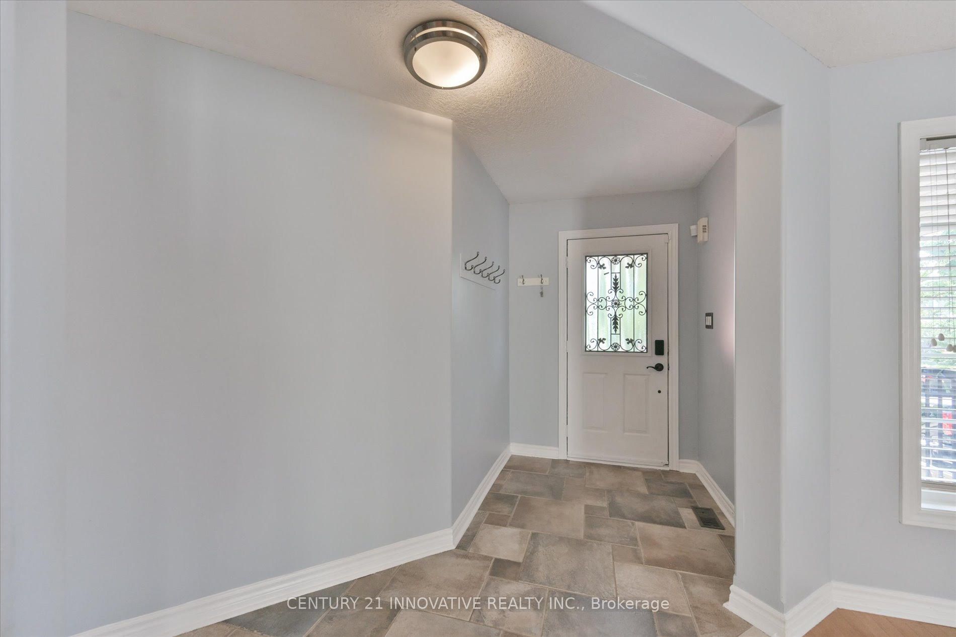 28 Empire Drive, Barrie, ON L4N 0Y9 photo 3