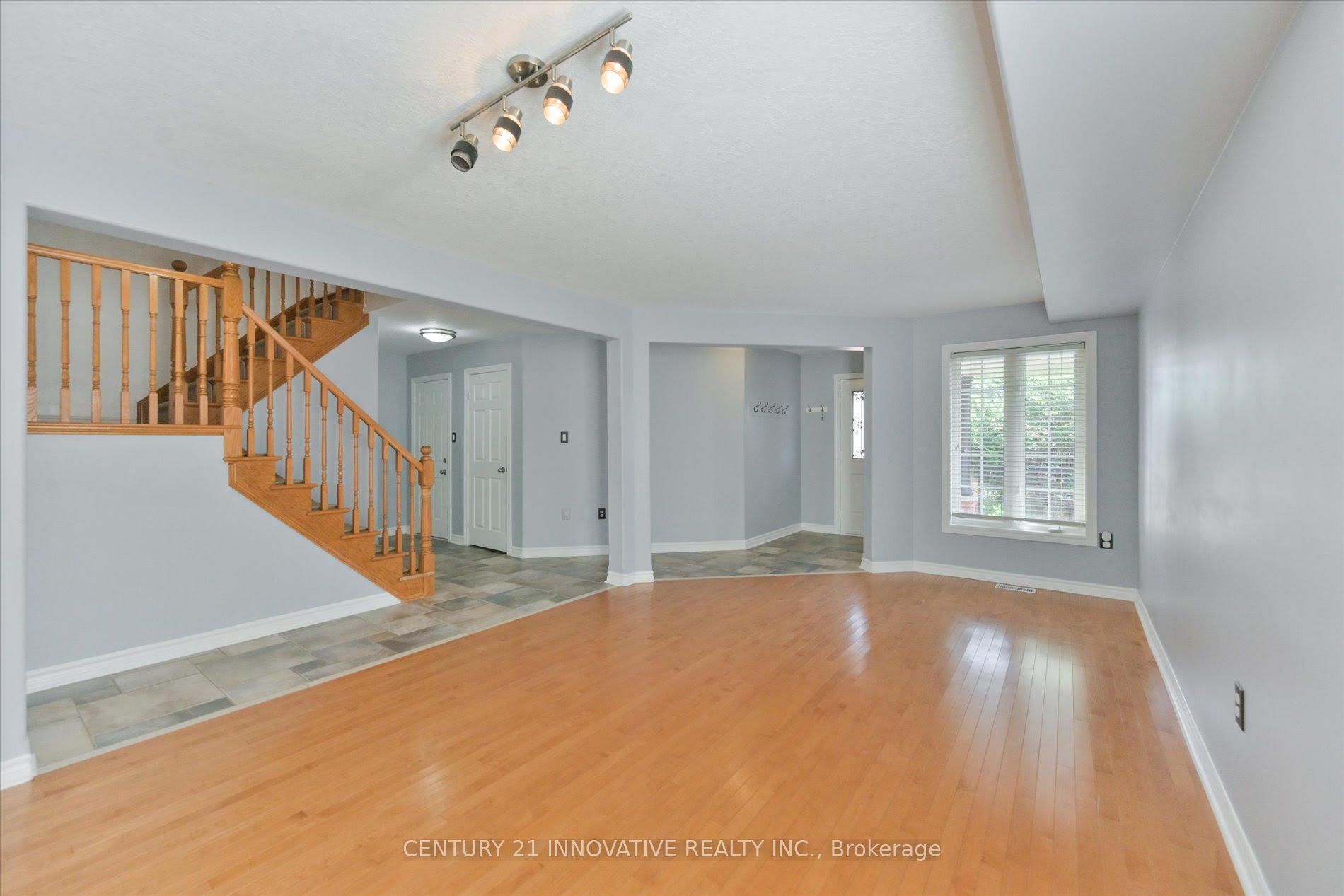 28 Empire Drive, Barrie, ON L4N 0Y9 photo 4