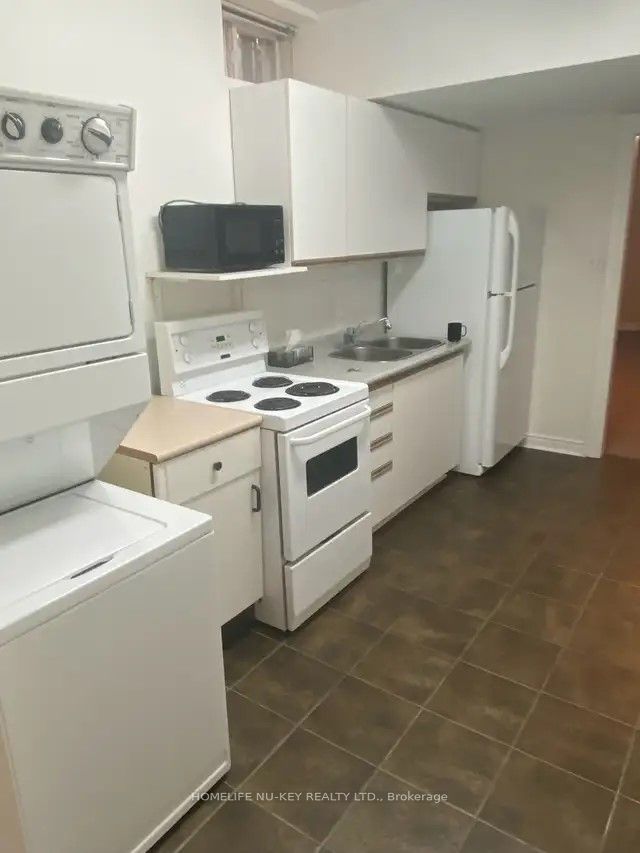 38 Castle Drive, Barrie, ON L4N 1R1 photo 2
