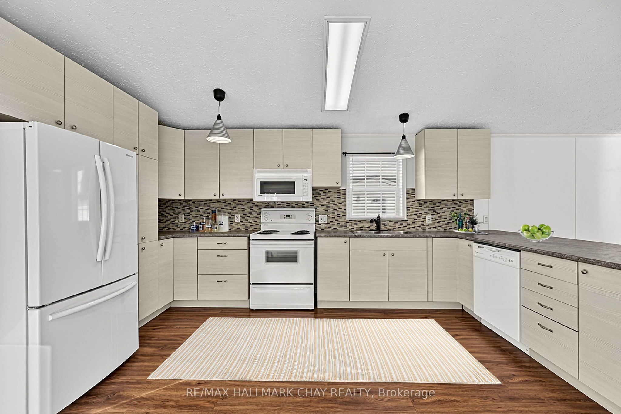 4041 Ash Crescent, Severn, ON L3V 0V1 photo 4