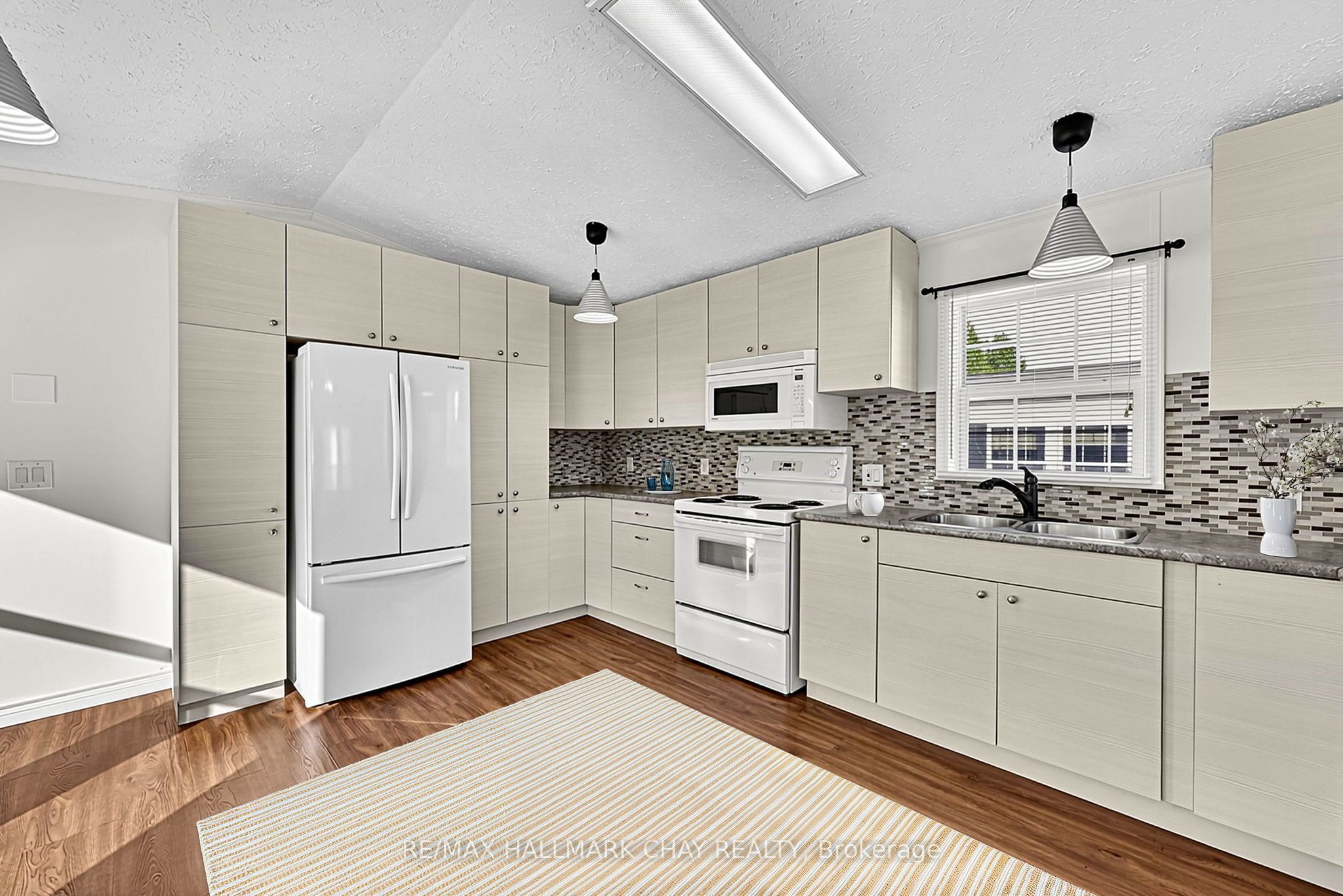 4041 Ash Crescent, Severn, ON L3V 0V1 photo 5