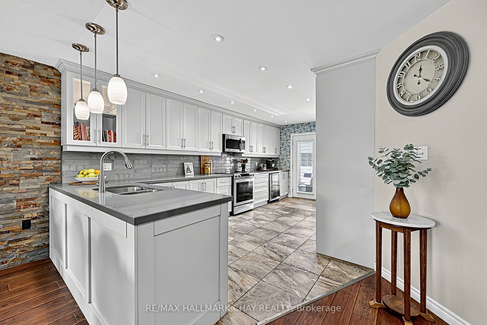 76 Shalom Way, Barrie, ON L4N 5Y3 photo 2