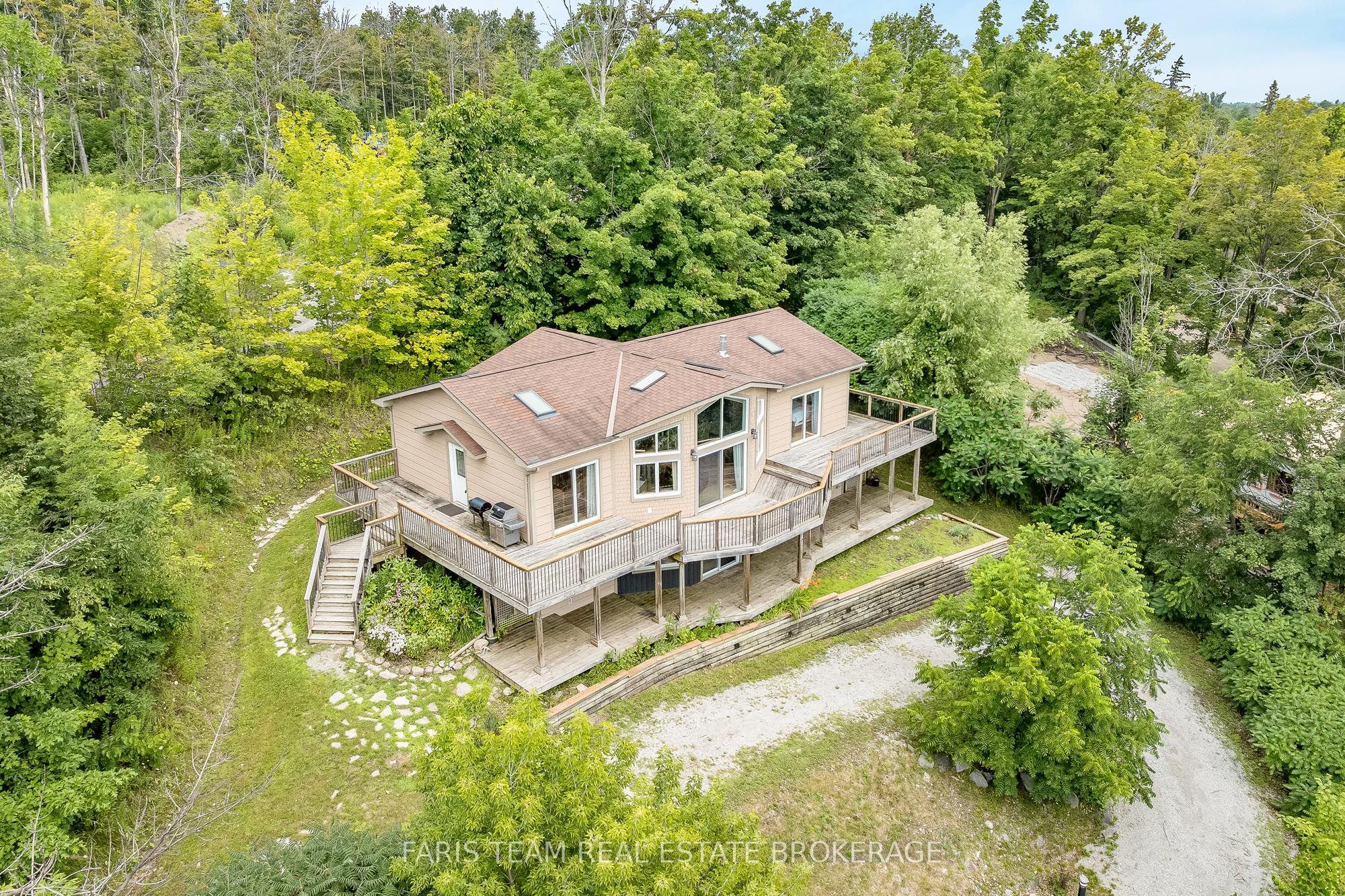1858 Woods Bay Road, Severn, ON L3V 0V7 photo 2