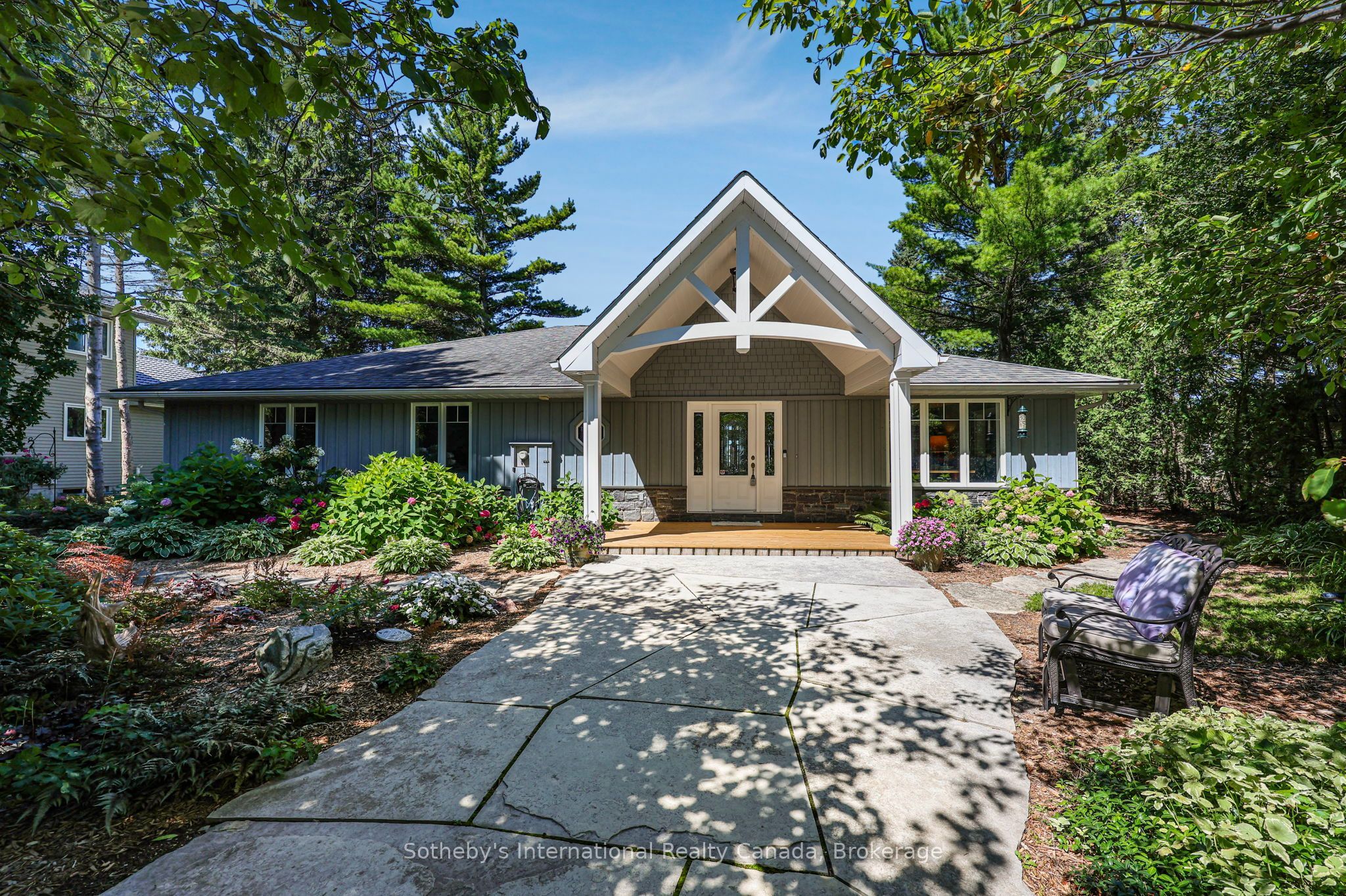 1036 River Road E, Wasaga Beach, ON L9Z 2P7 photo 3