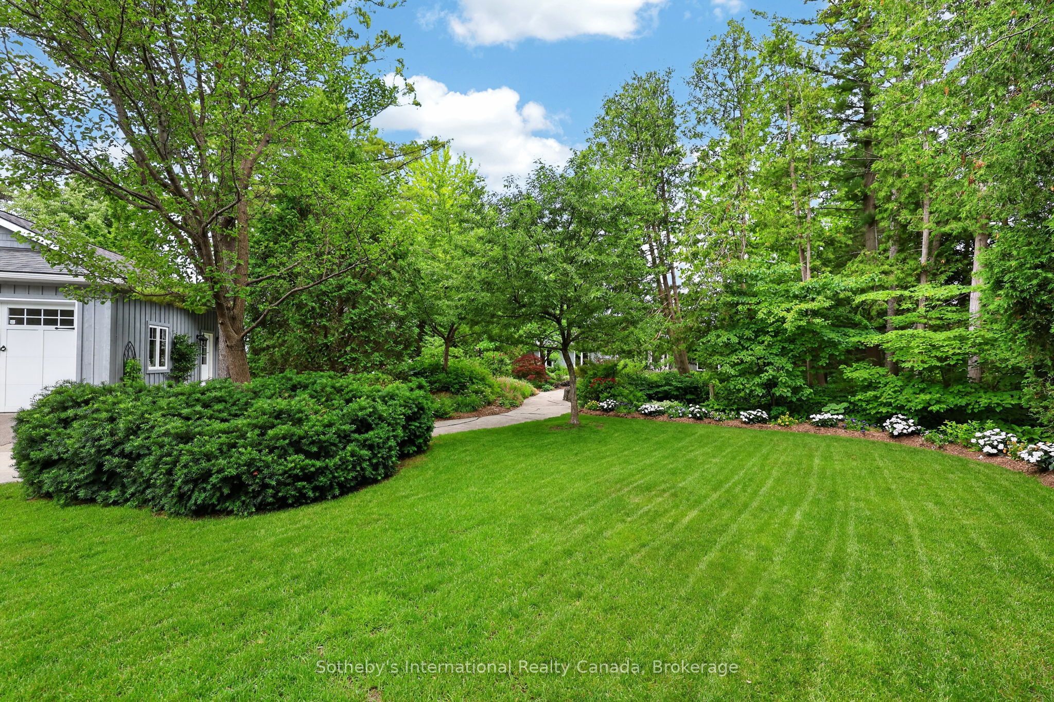 1036 River Road E, Wasaga Beach, ON L9Z 2P7 photo 5