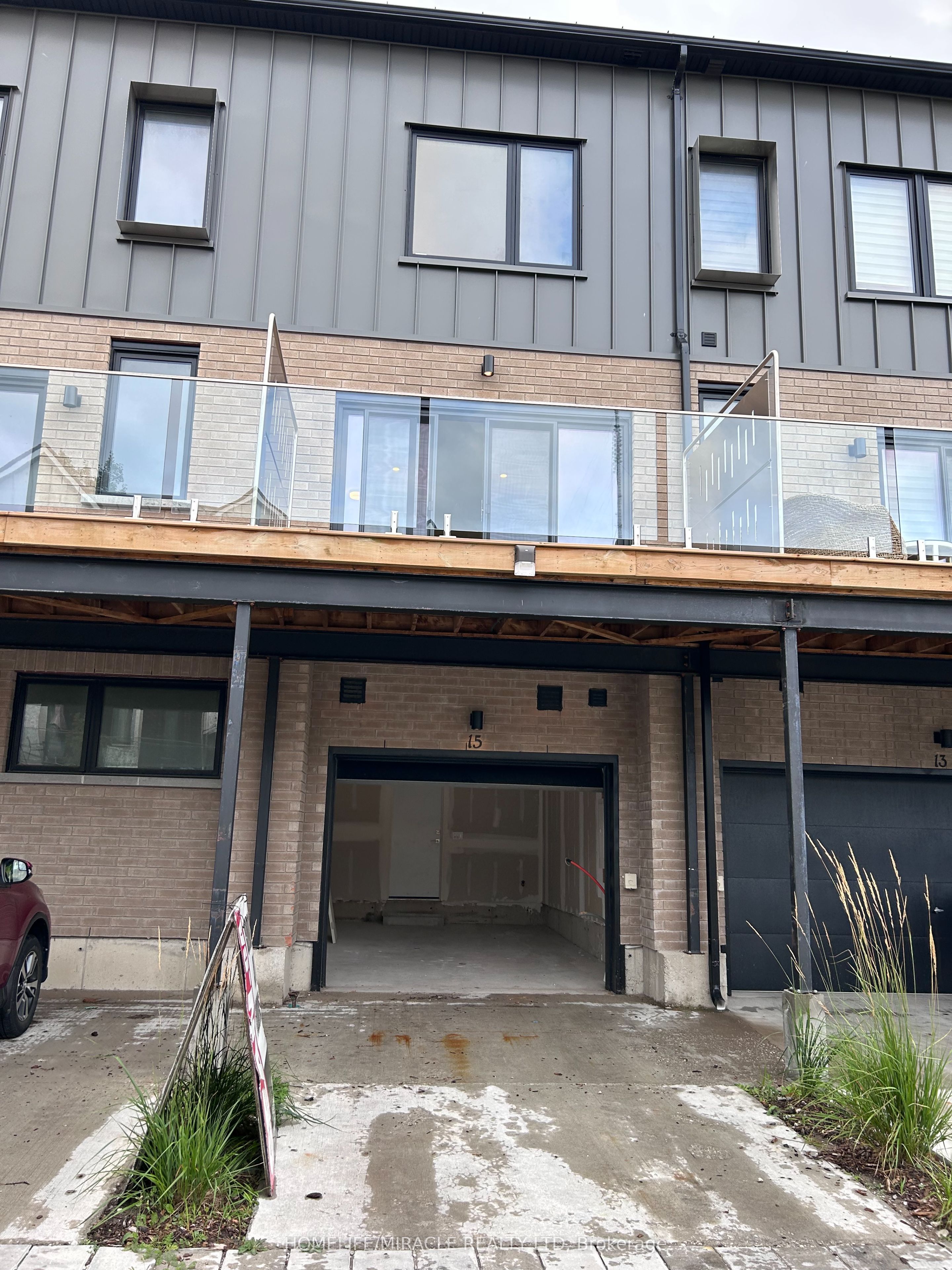 15 Rainwater Lane, Barrie, ON L4N 9J6