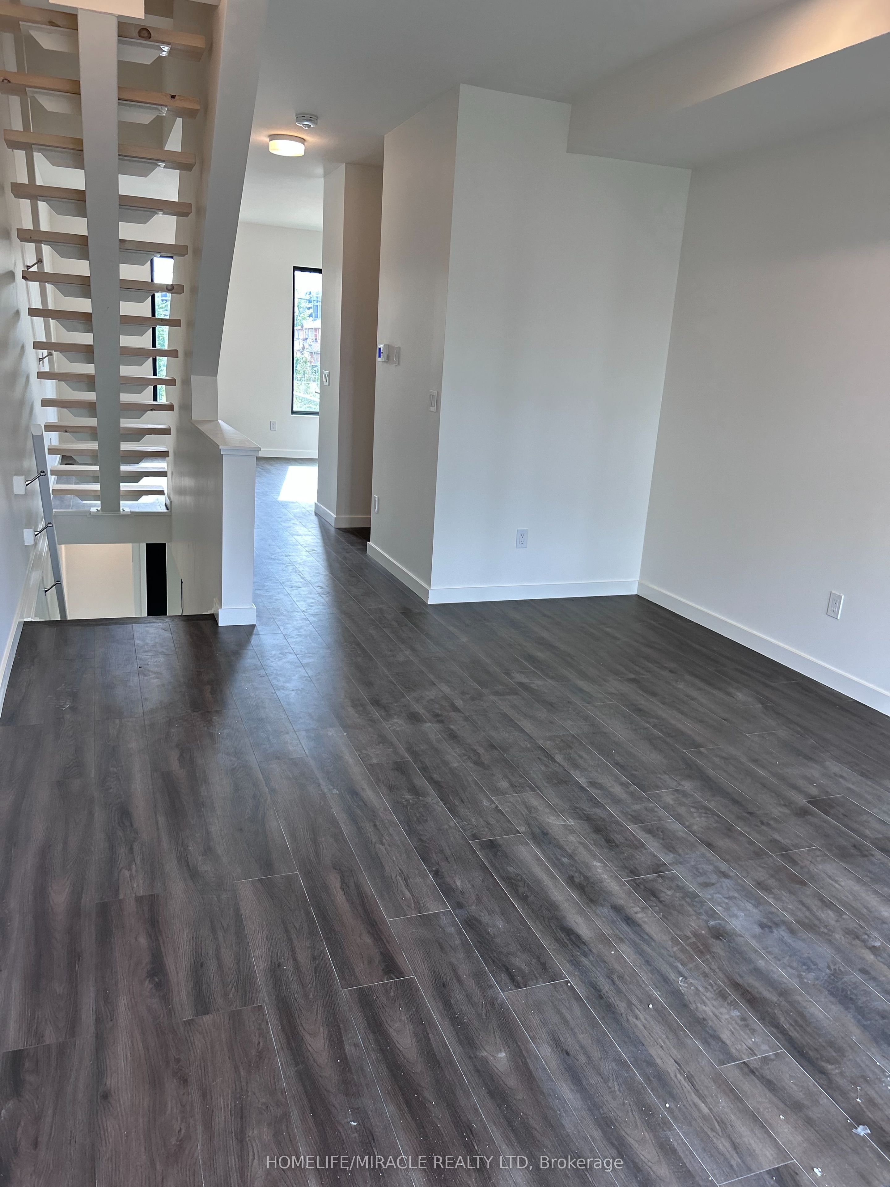 15 Rainwater Lane, Barrie, ON L4N 9J6 photo 5