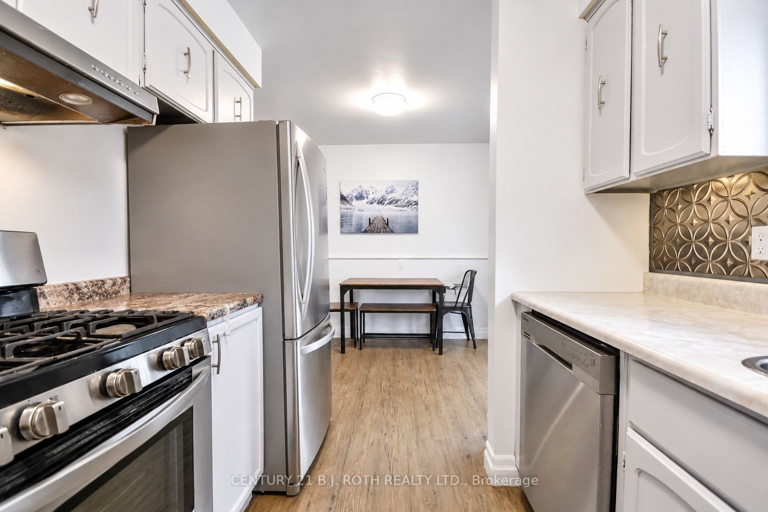 5 East Gate, Barrie, ON L4M 2V9 photo 2