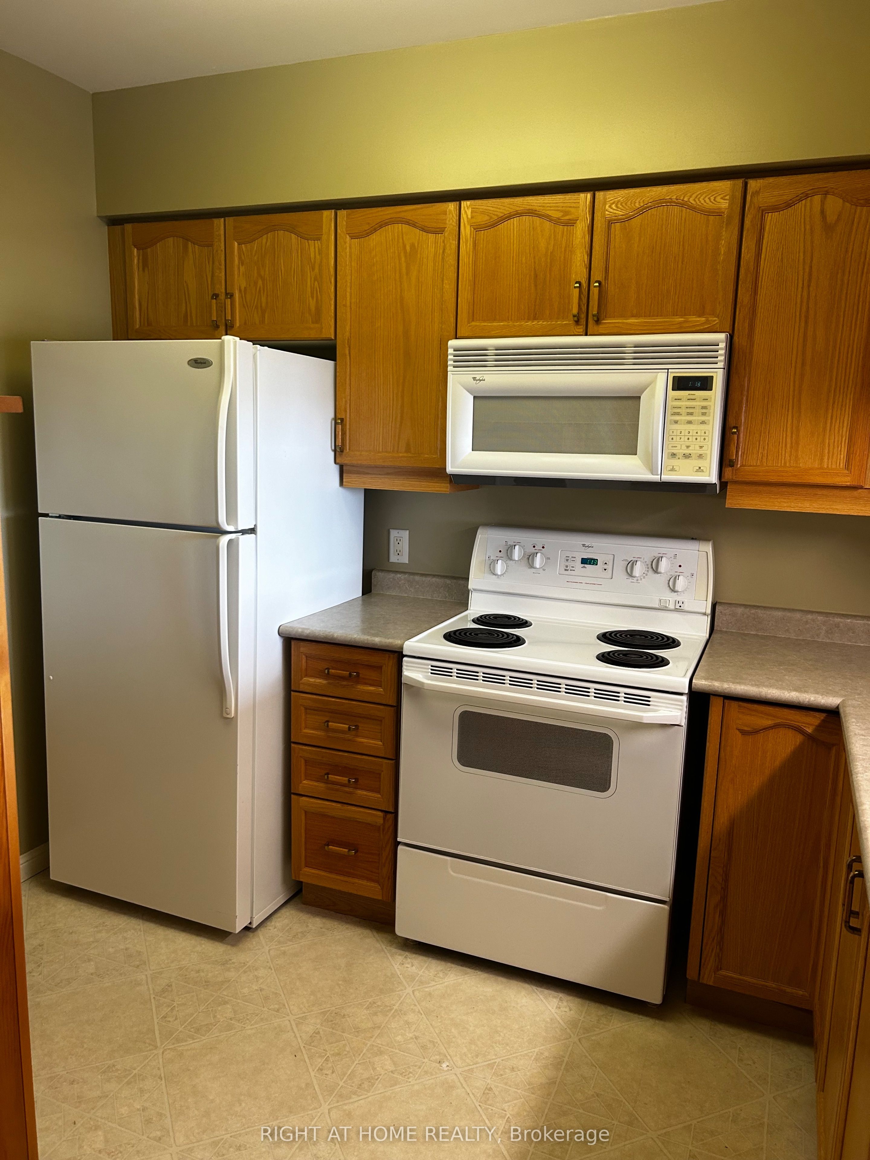 90 Dean Avenue 507, Barrie, ON L4N 0M3 photo 5