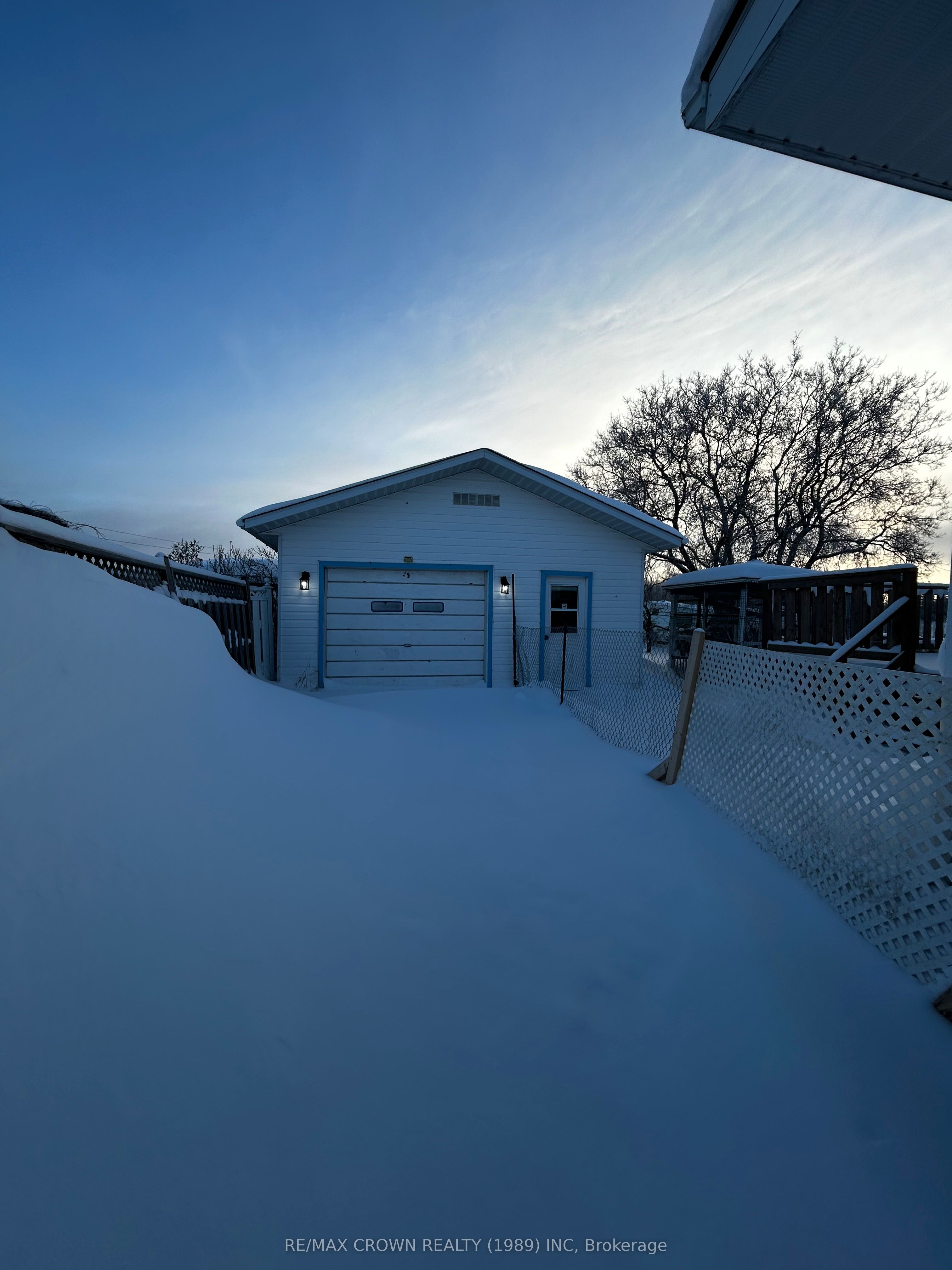 80 Brunelle Road S, Kapuskasing, ON P5N 2T5 photo 3