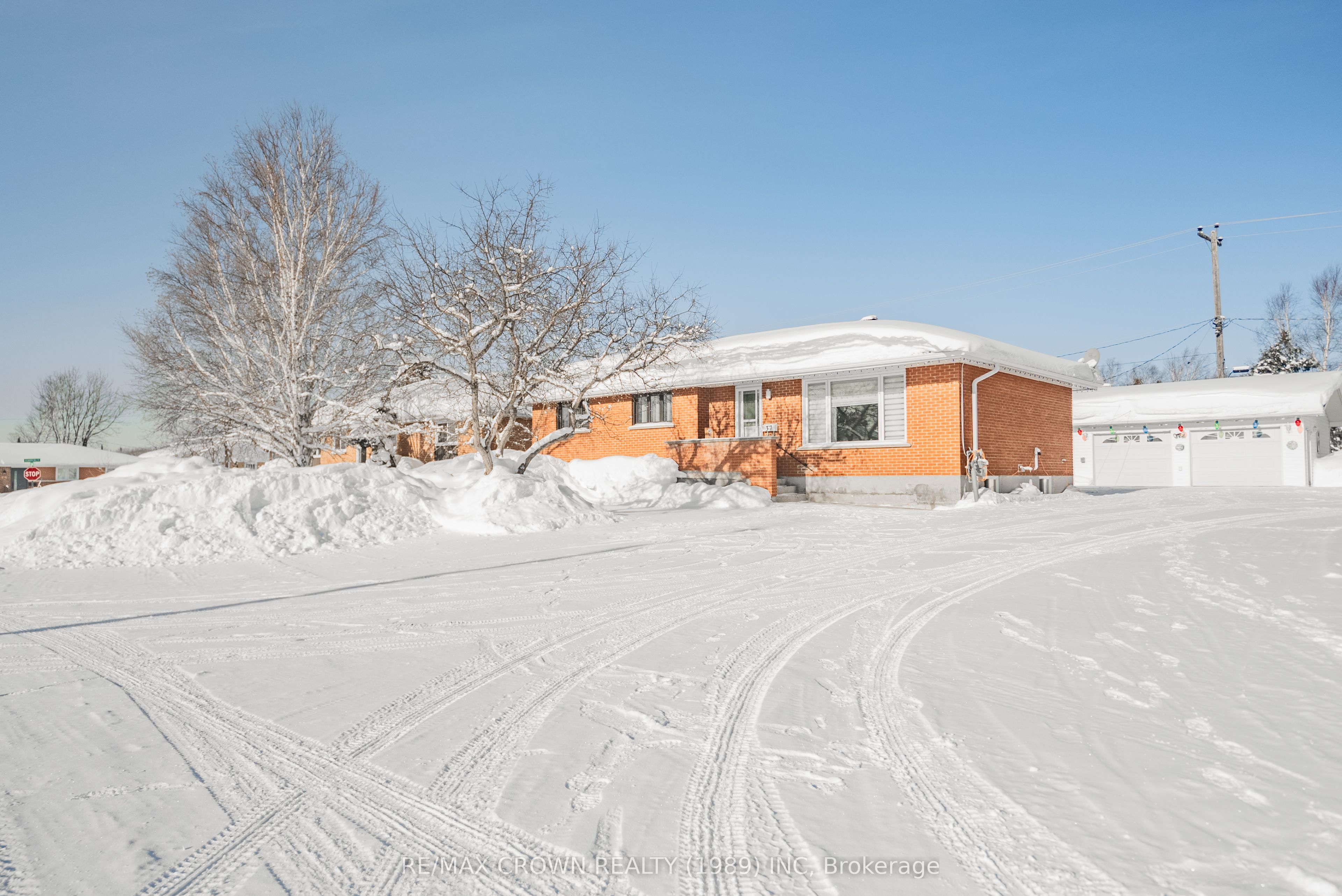 37 Clark Street, Kapuskasing, ON P5N 1L3