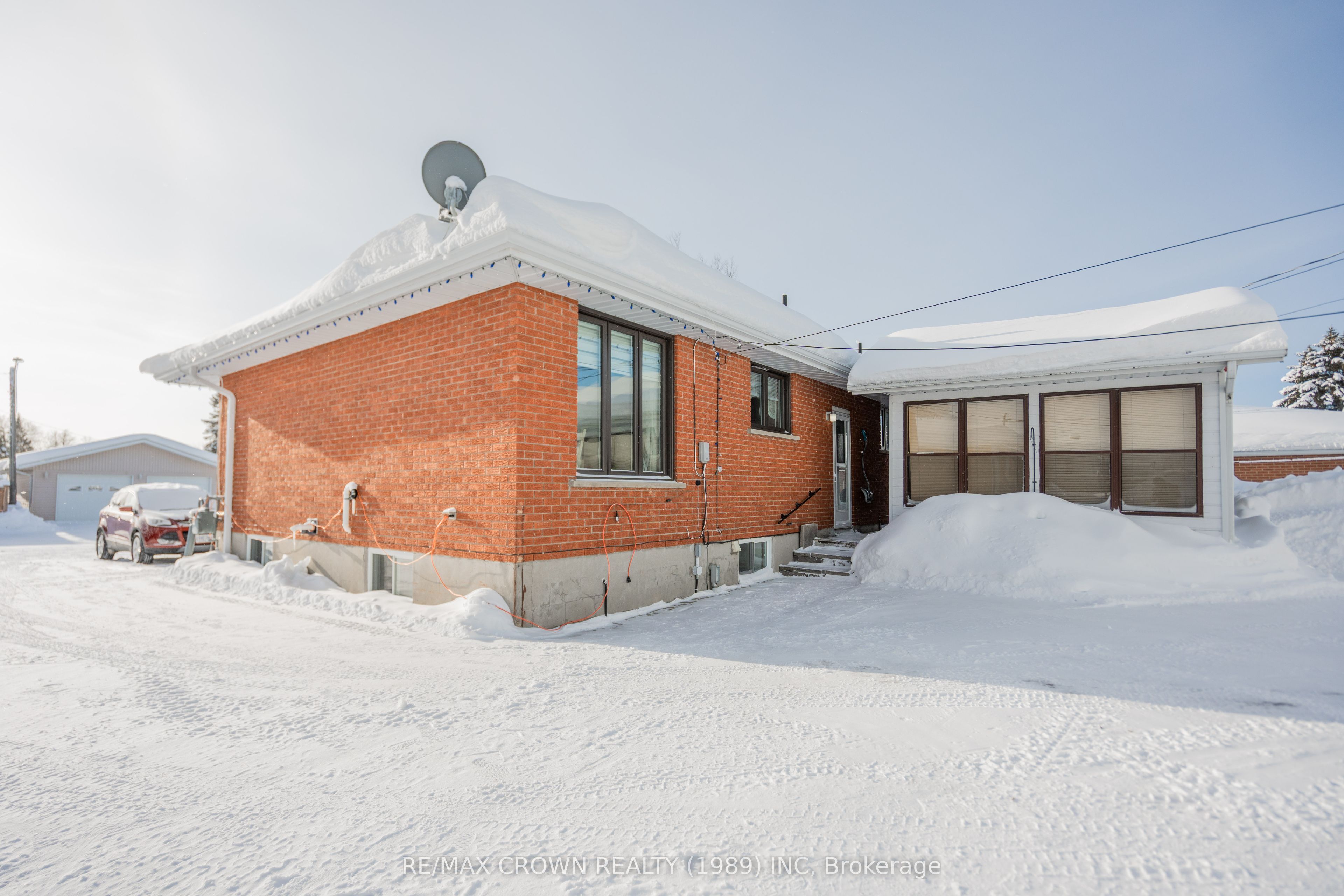 37 Clark Street, Kapuskasing, ON P5N 1L3 photo 4
