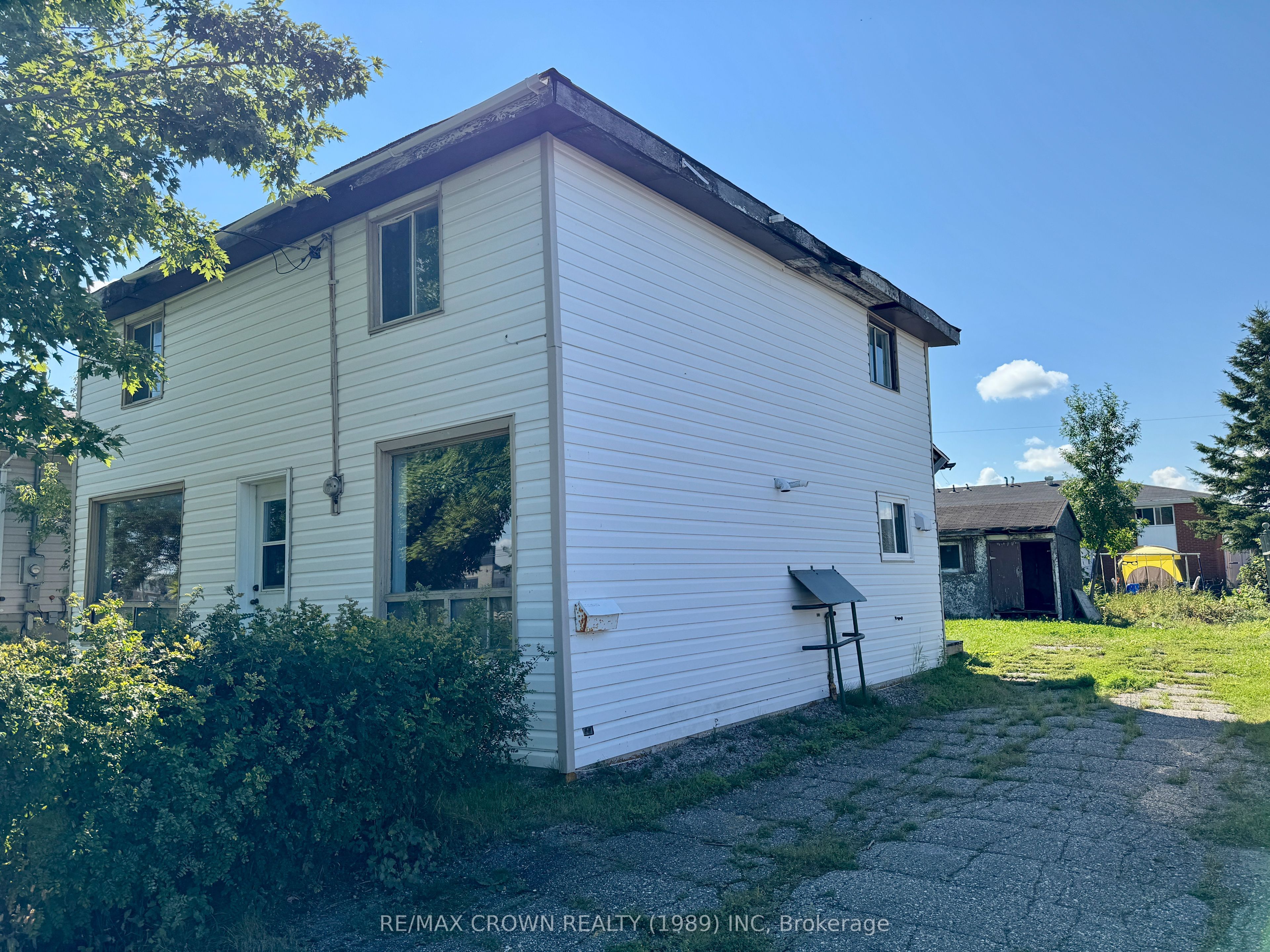 17 Lemarier Street, Kapuskasing, ON P5N 2S7